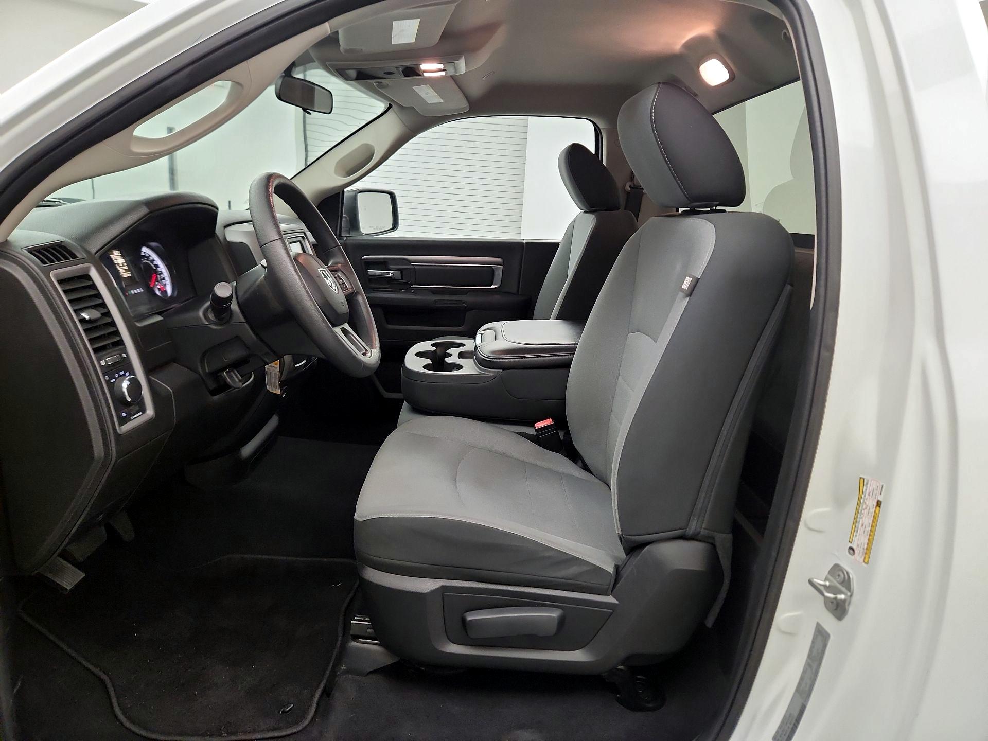 Thumbnail: 2021 RAM 1500 Classic - 9