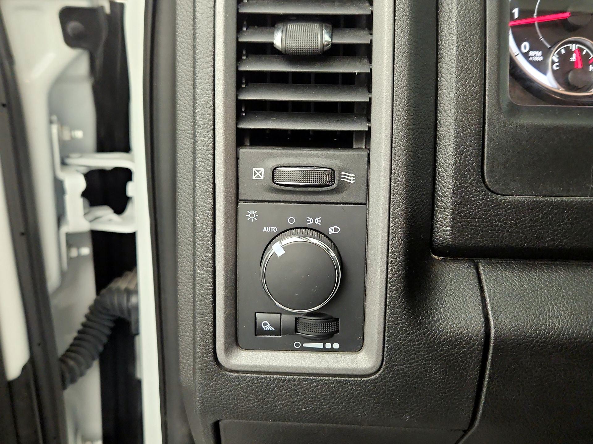 Thumbnail: 2021 RAM 1500 Classic - 11