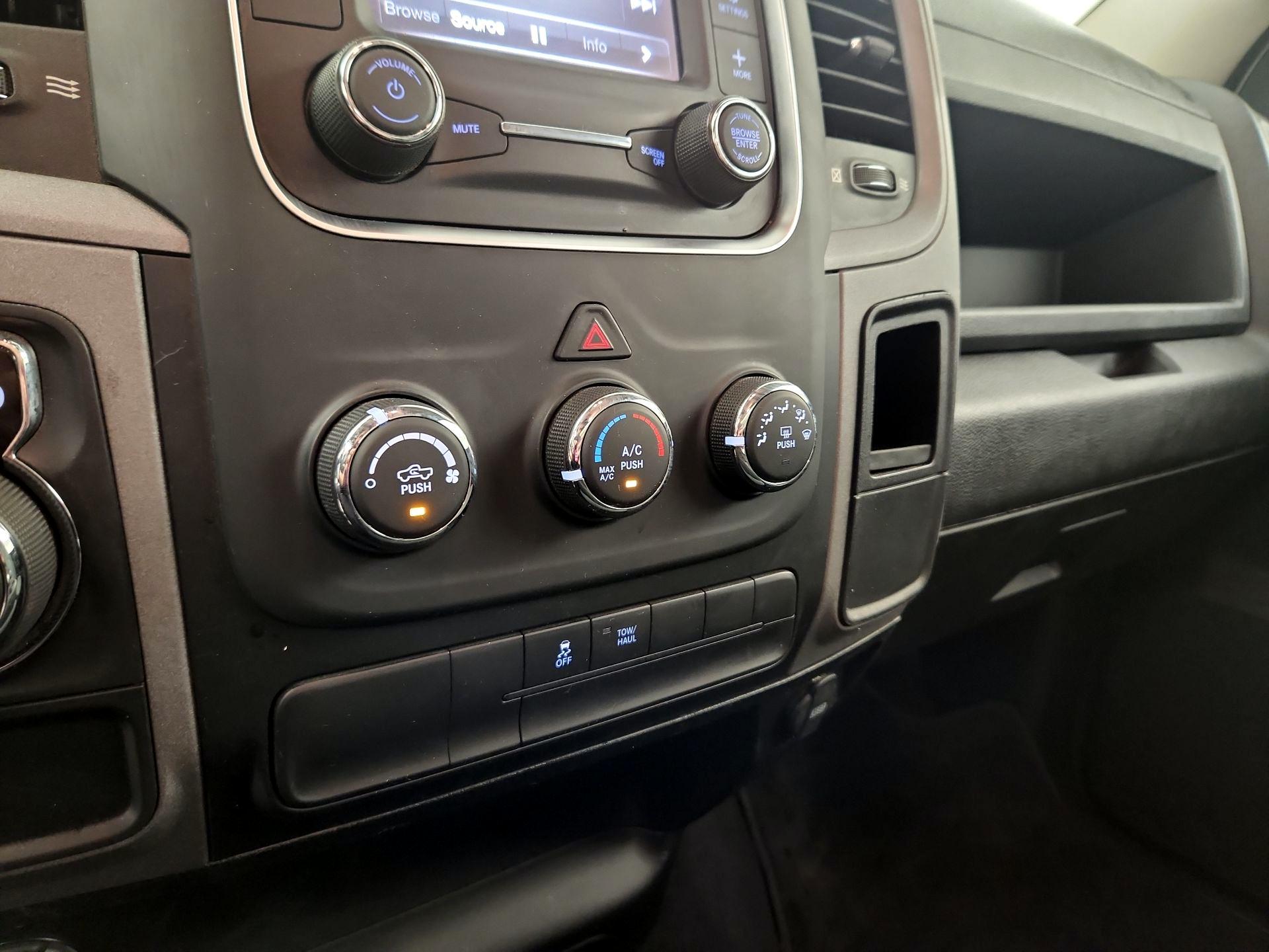 Thumbnail: 2021 RAM 1500 Classic - 14