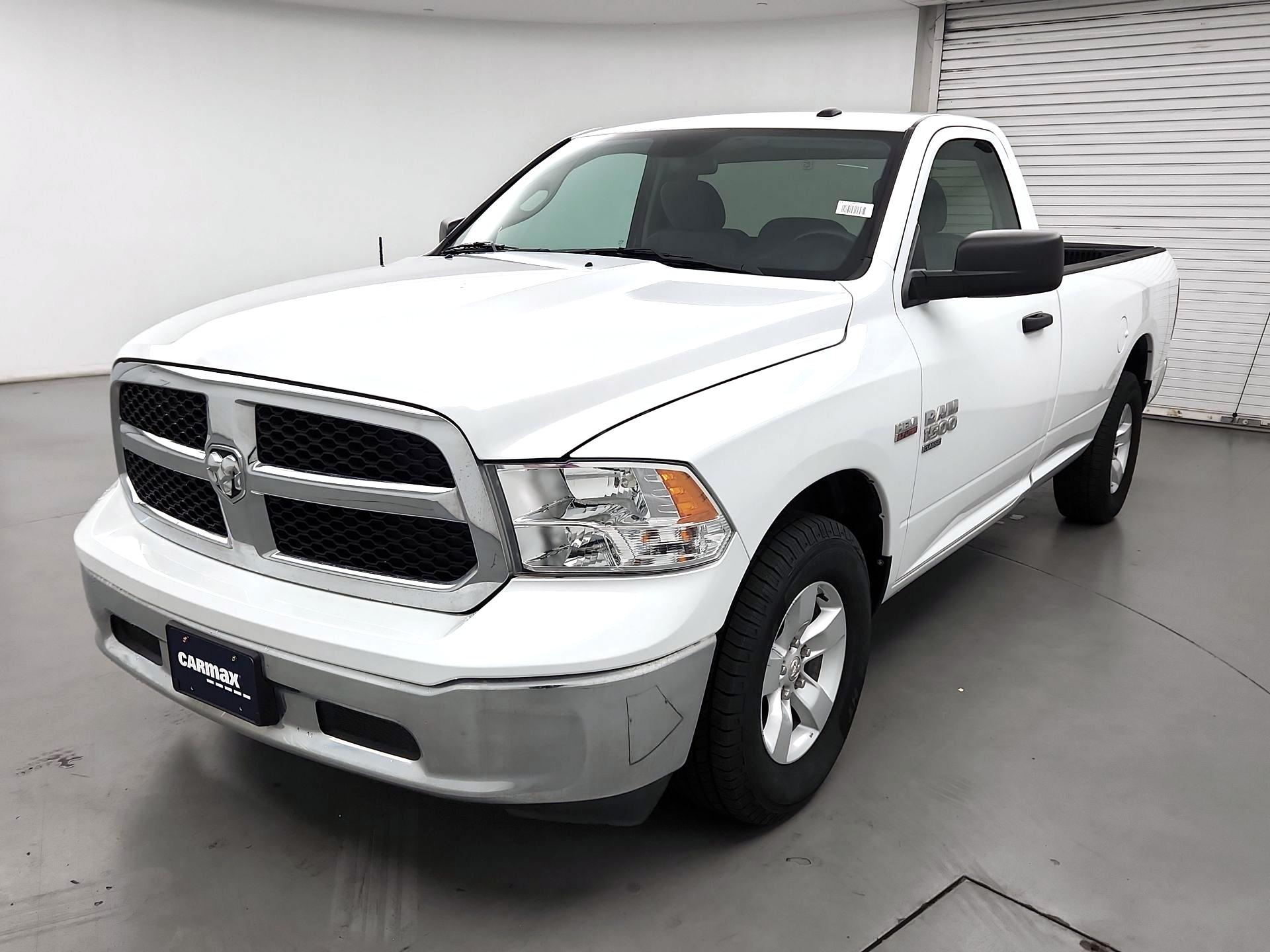 Thumbnail: 2021 RAM 1500 Classic - 3