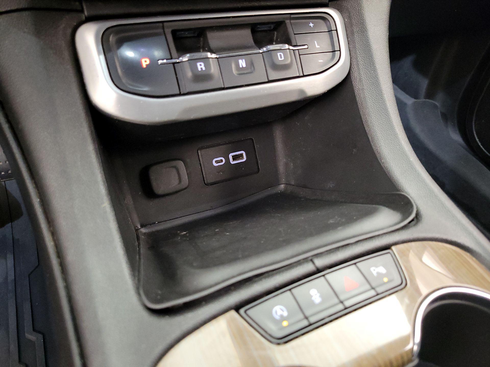 Thumbnail: 2022 GMC Acadia - 18