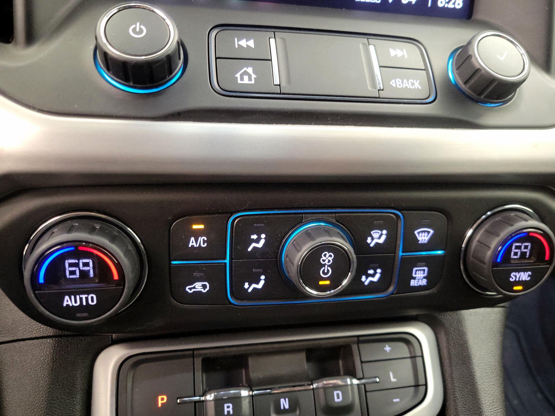 Thumbnail: 2022 GMC Acadia - 16