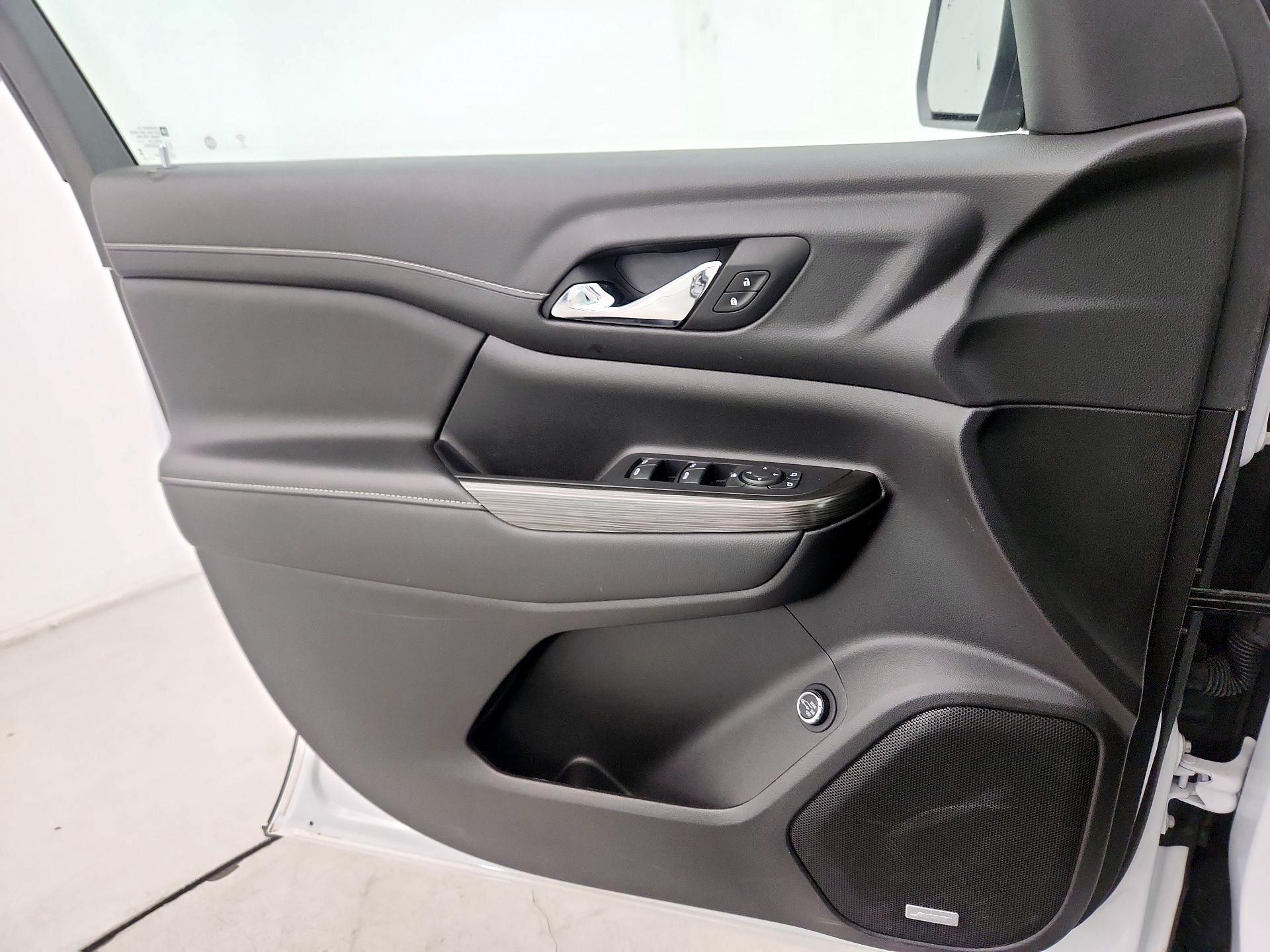 Thumbnail: 2023 GMC Acadia - 10