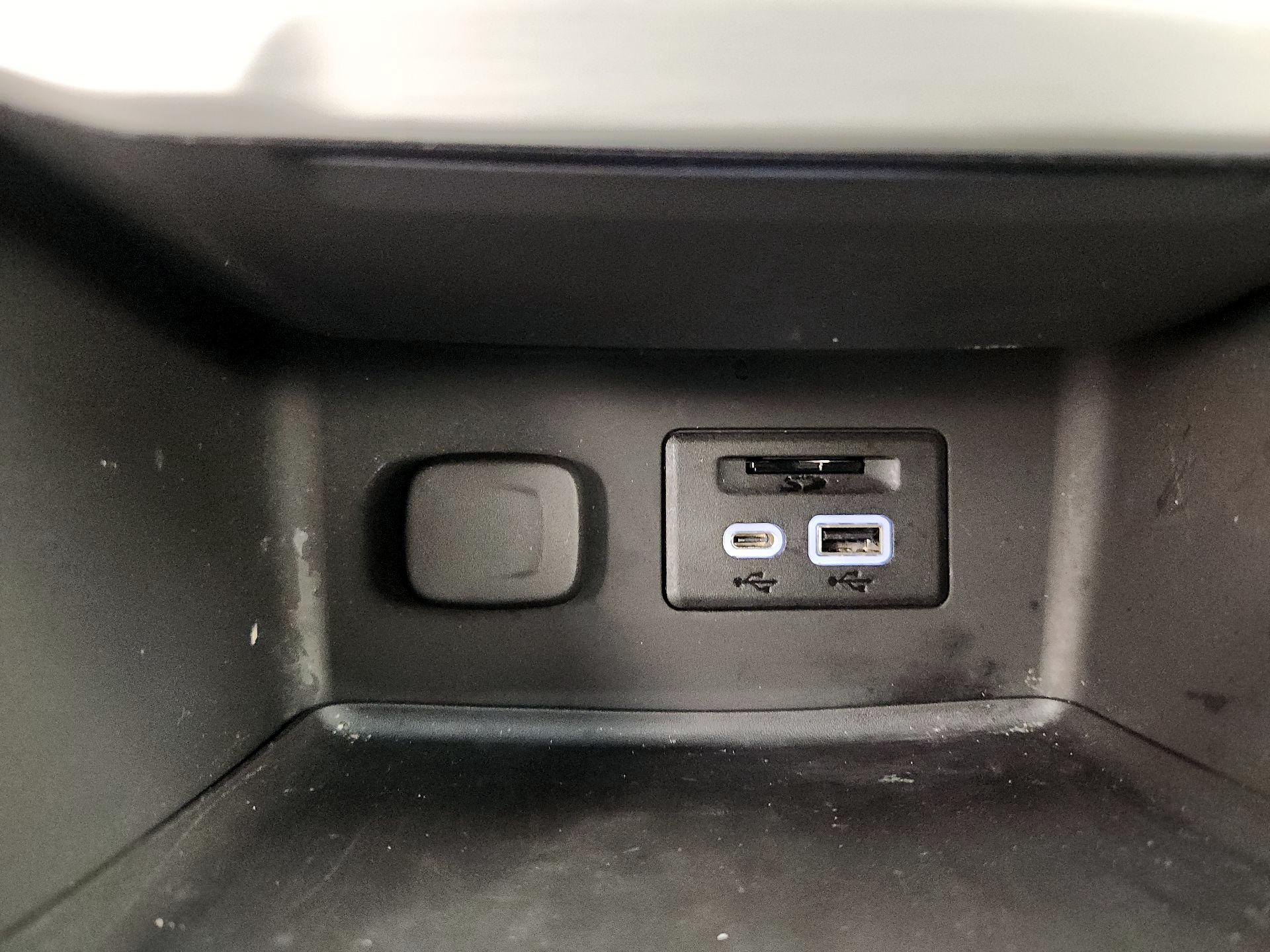 Thumbnail: 2023 GMC Acadia - 16