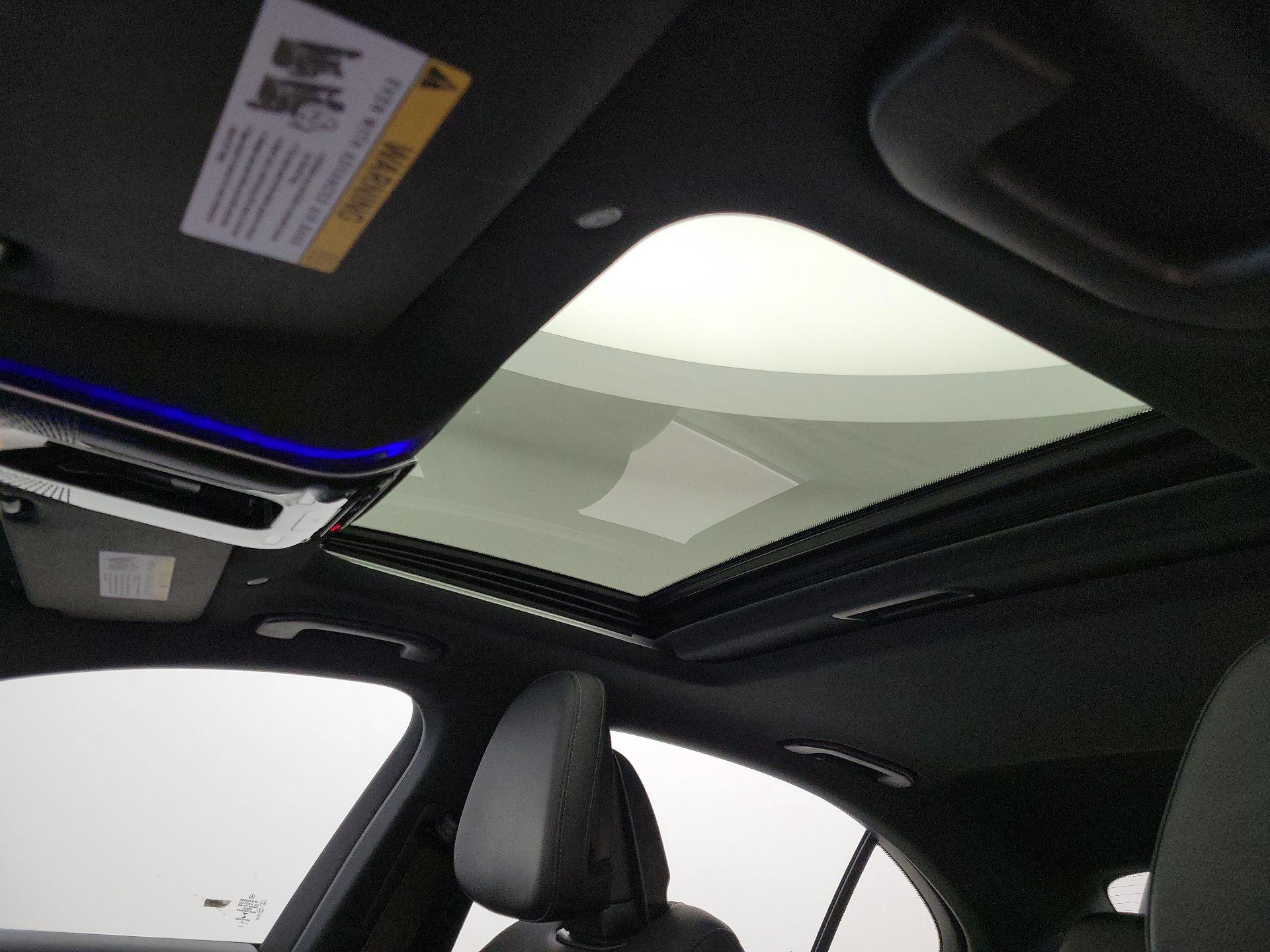 Thumbnail: 2022 Mercedes-Benz C-Class - 19