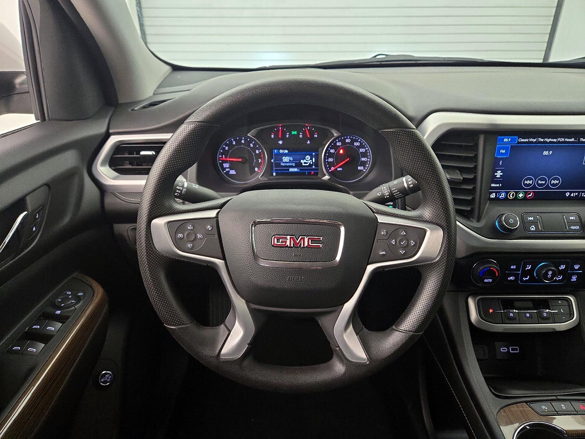 Thumbnail: 2023 GMC Acadia - 10