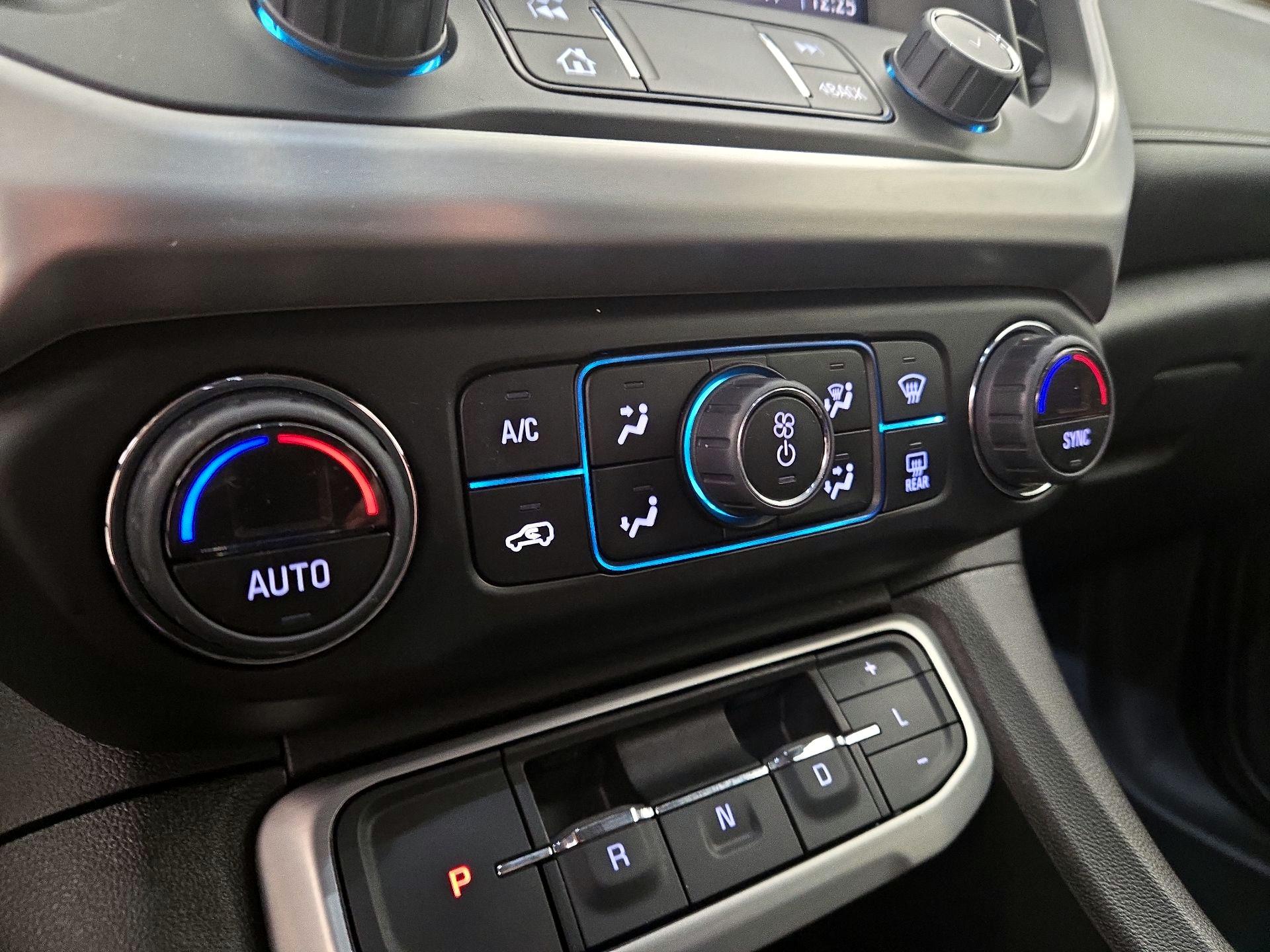 Thumbnail: 2023 GMC Acadia - 16