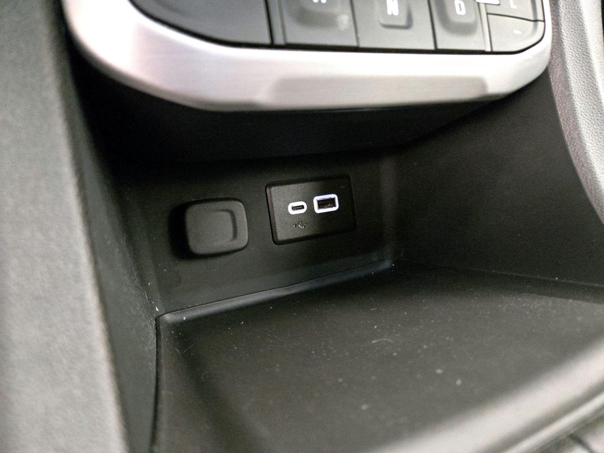 Thumbnail: 2023 GMC Acadia - 18