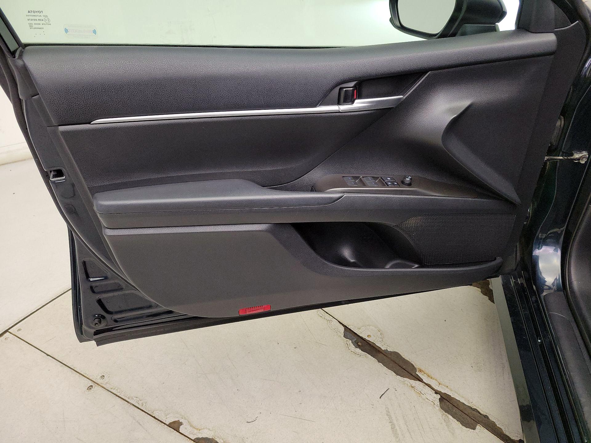 Thumbnail: 2021 Toyota Camry - 12