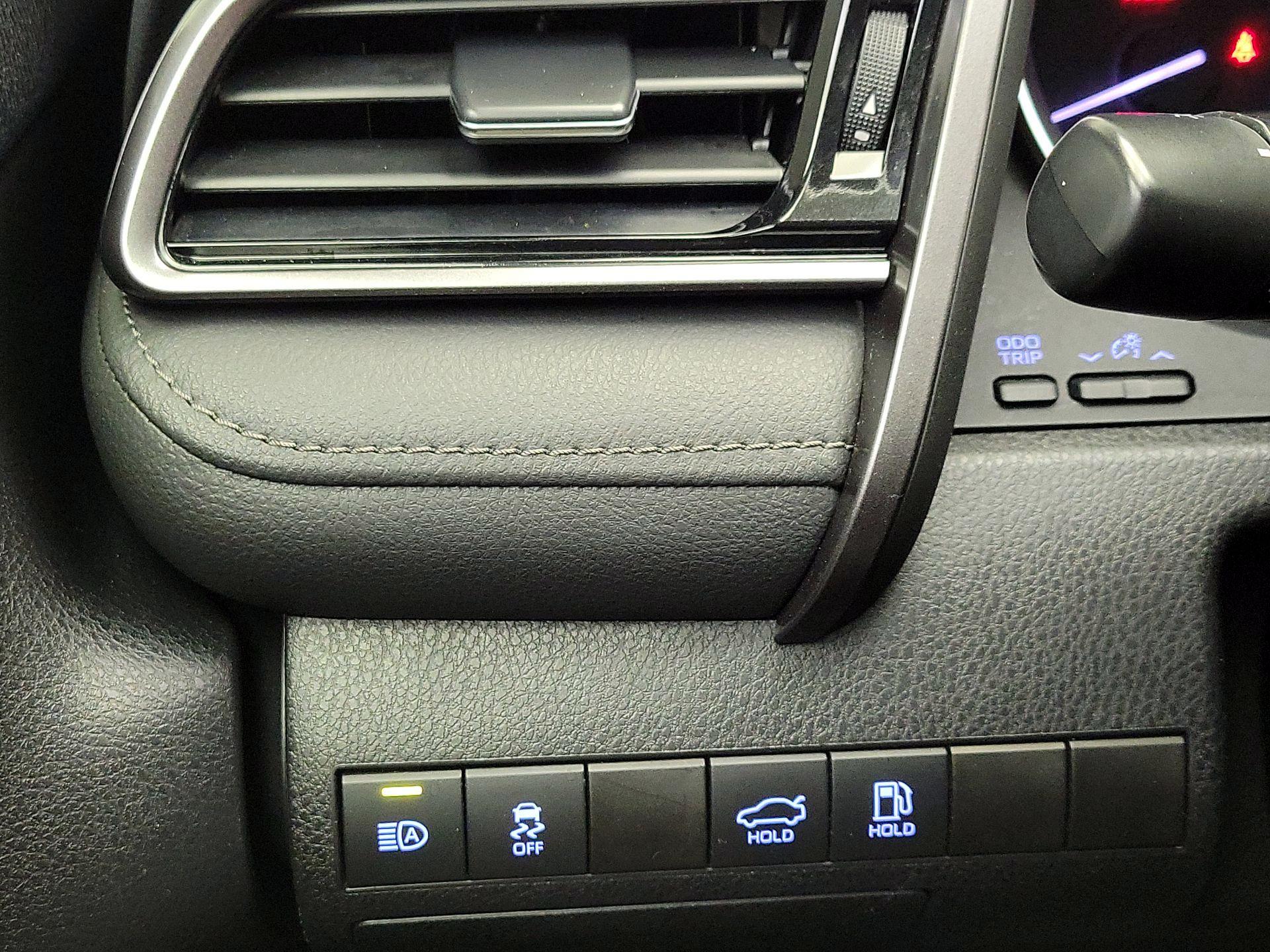 Thumbnail: 2021 Toyota Camry - 13