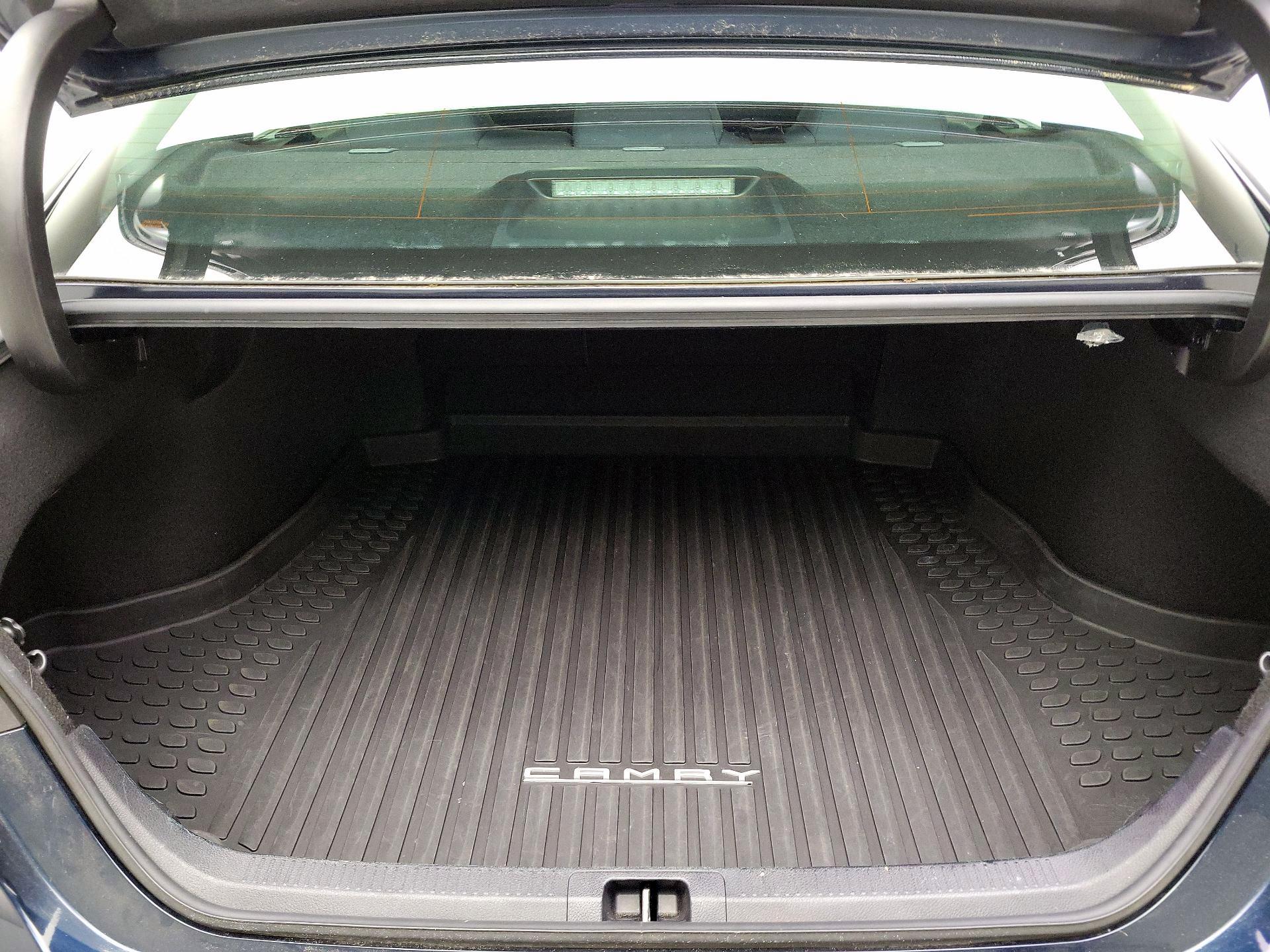 Thumbnail: 2021 Toyota Camry - 20