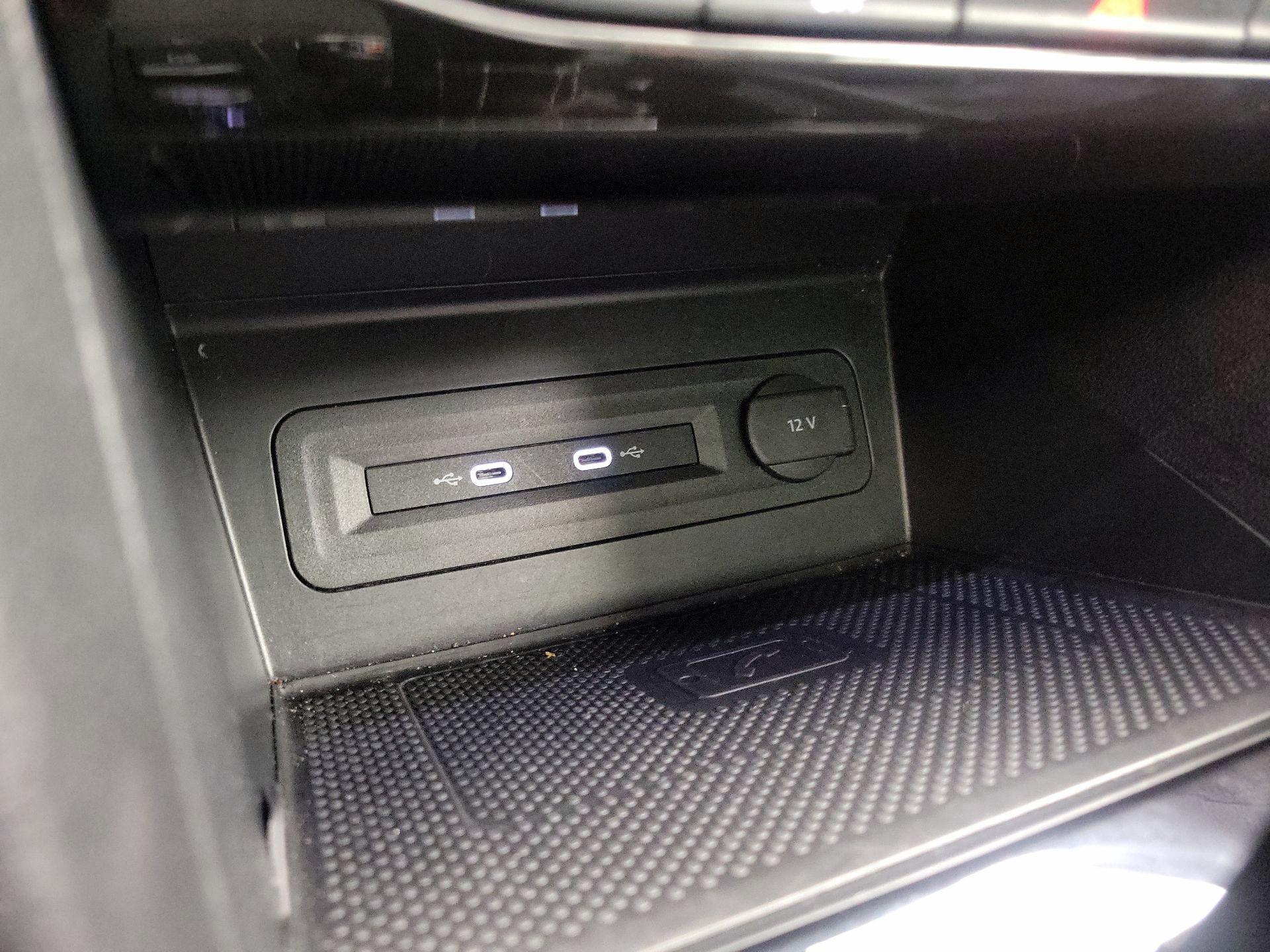 Thumbnail: 2022 Volkswagen Atlas - 18