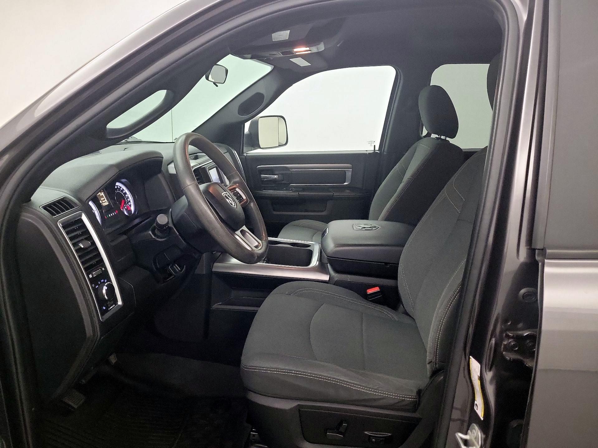 Thumbnail: 2021 RAM 1500 Classic - 9