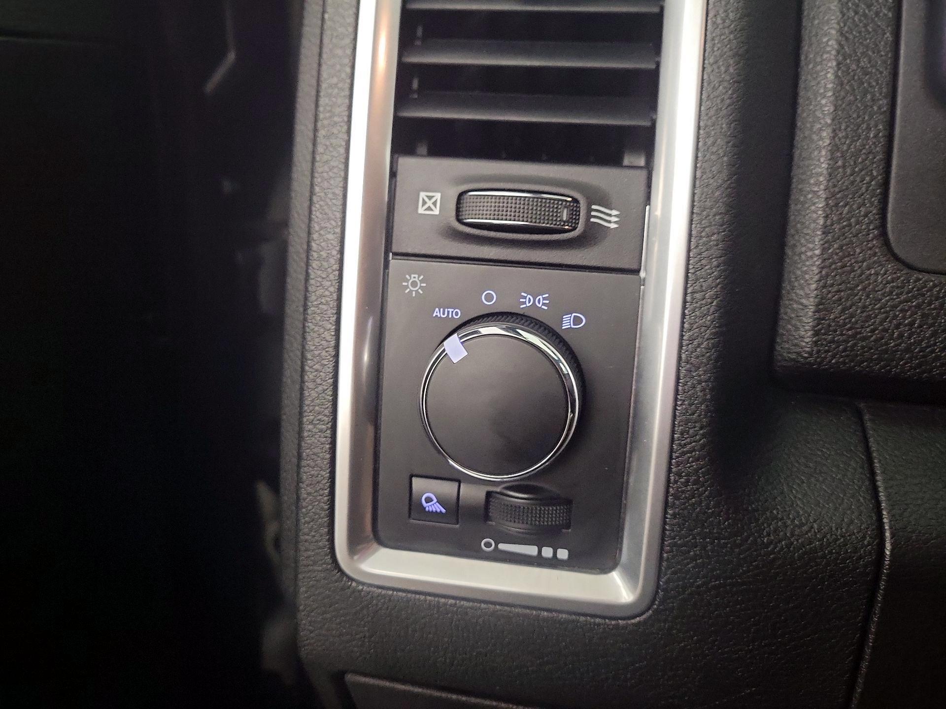 Thumbnail: 2021 RAM 1500 Classic - 11