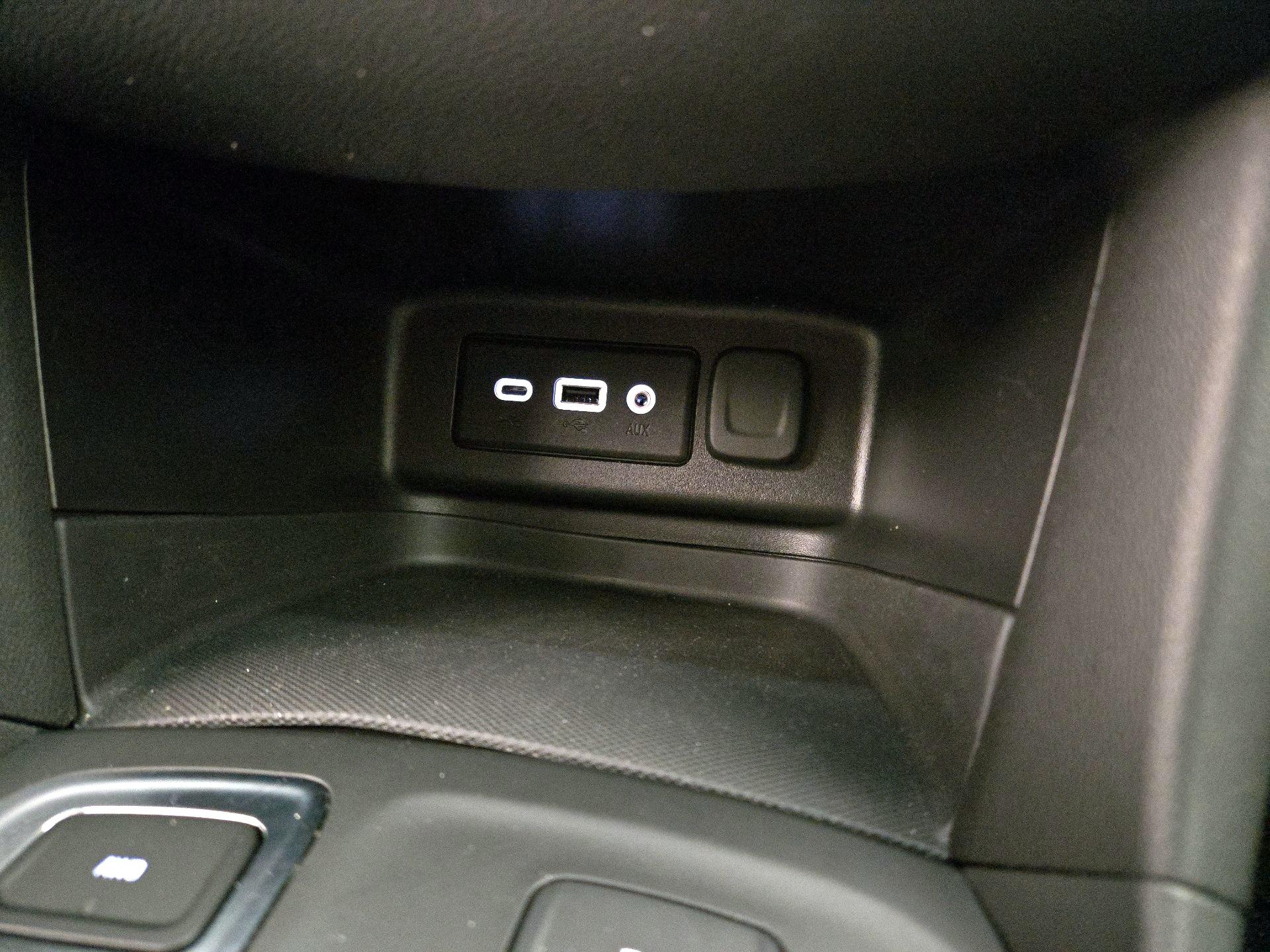 Thumbnail: 2023 Chevrolet Equinox - 18