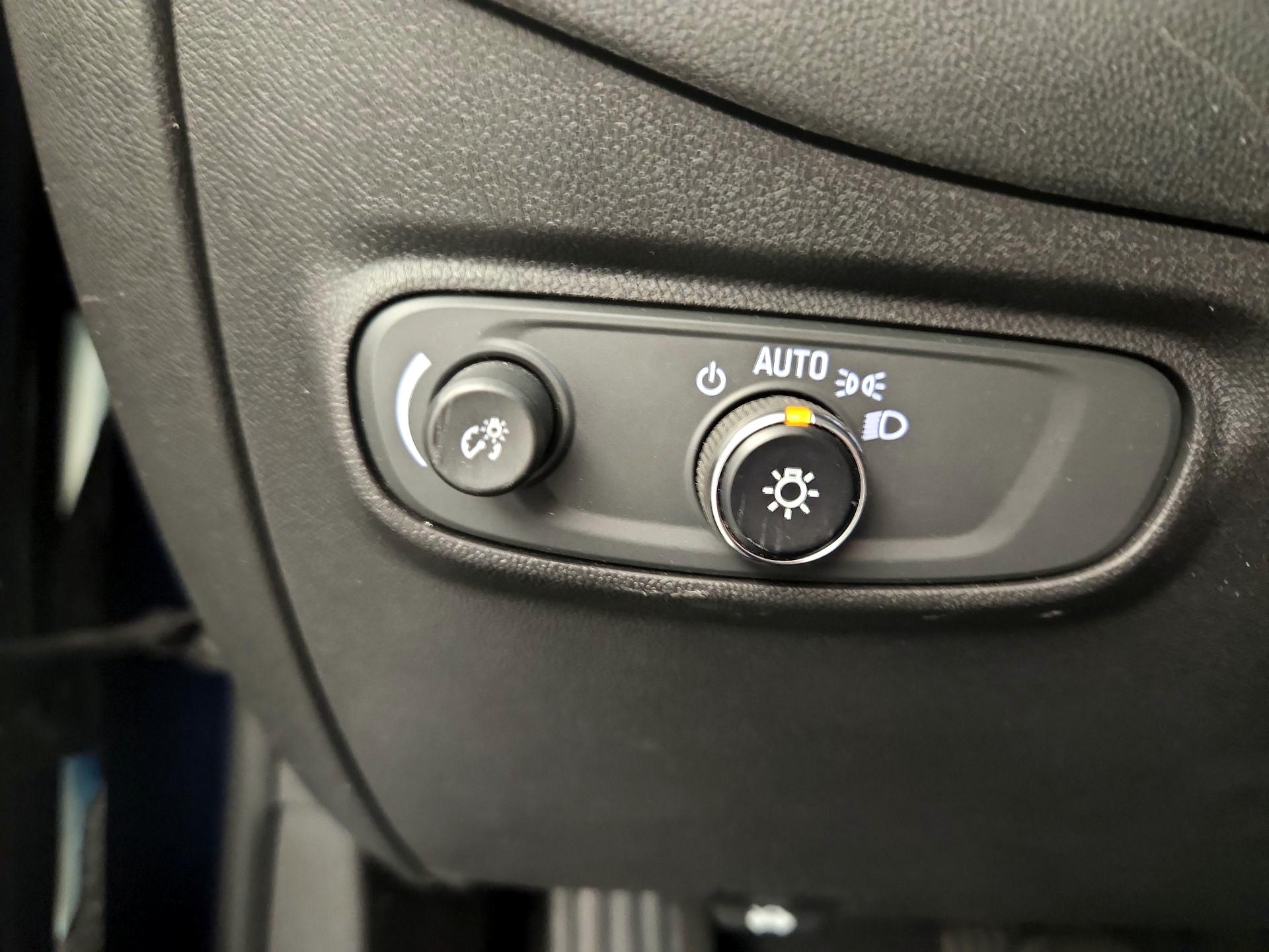 Thumbnail: 2022 Chevrolet Equinox - 13