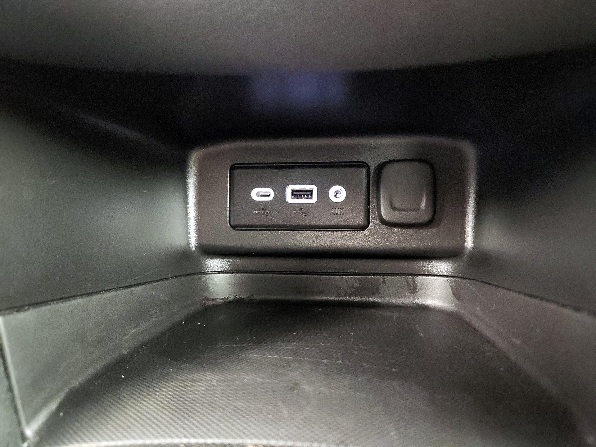 Thumbnail: 2022 Chevrolet Equinox - 18