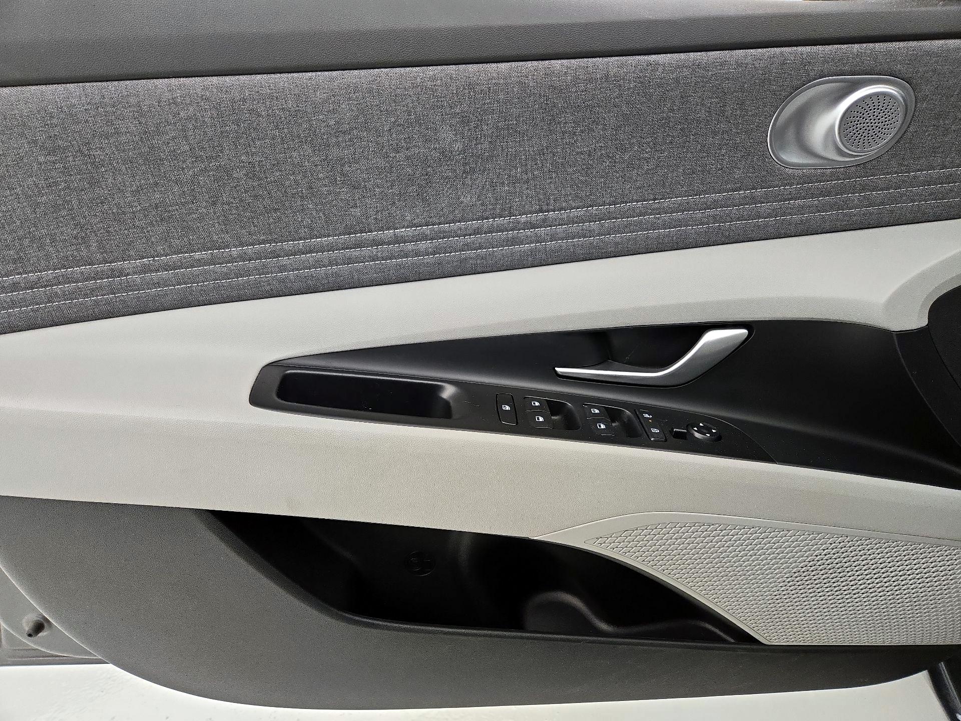 Thumbnail: 2024 Hyundai Elantra - 12