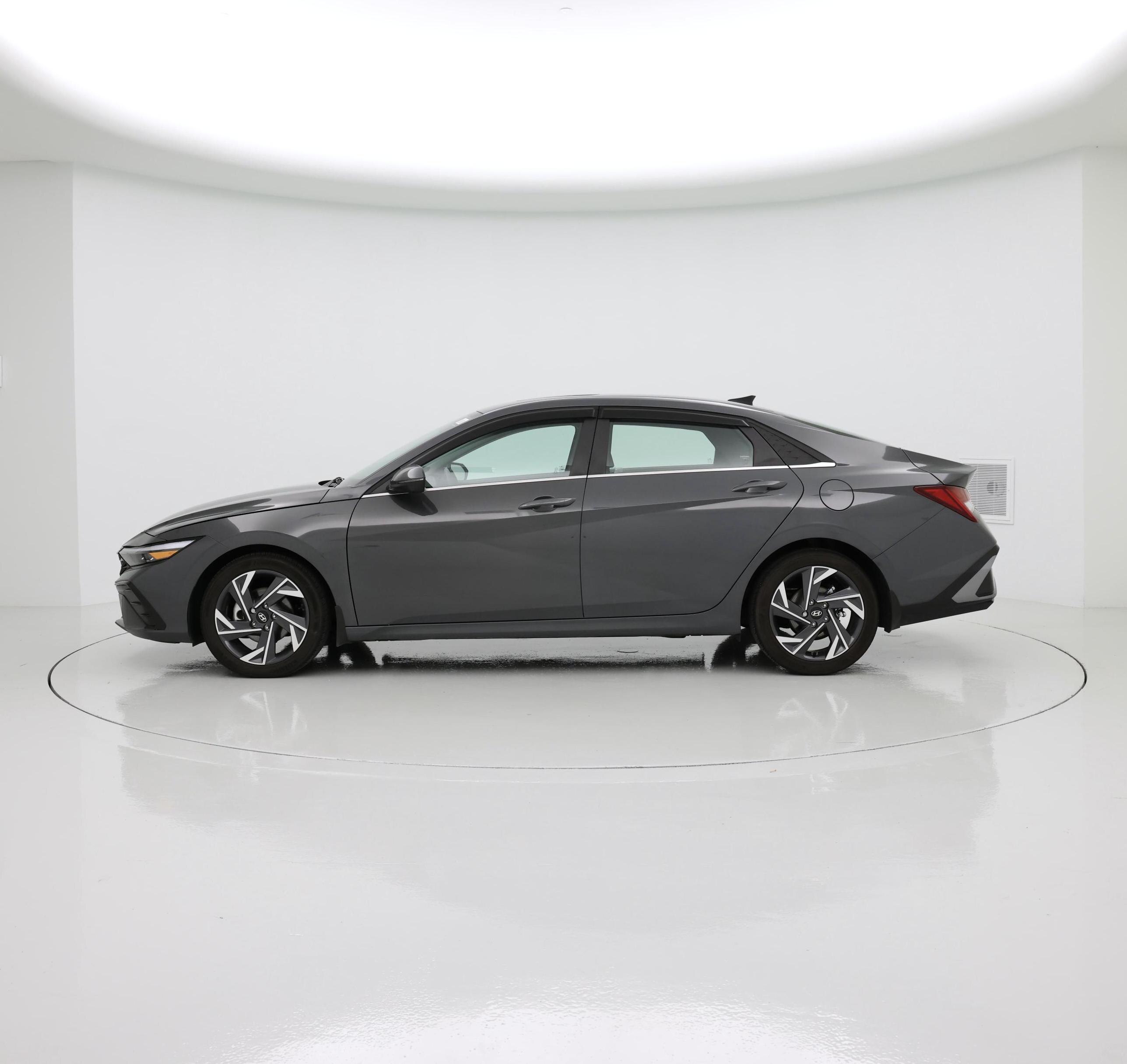 Thumbnail: 2024 Hyundai Elantra - 3