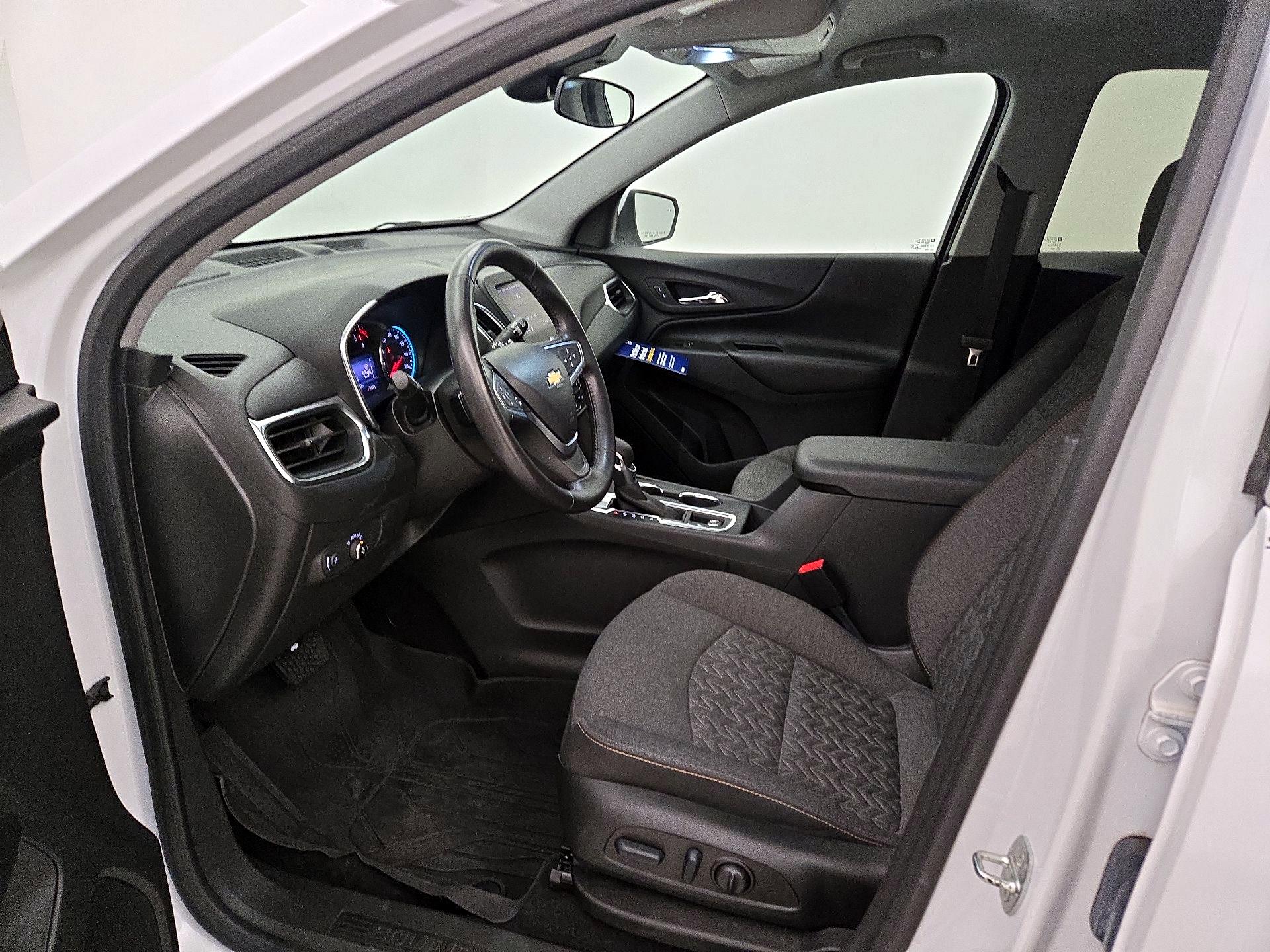 Thumbnail: 2022 Chevrolet Equinox - 11