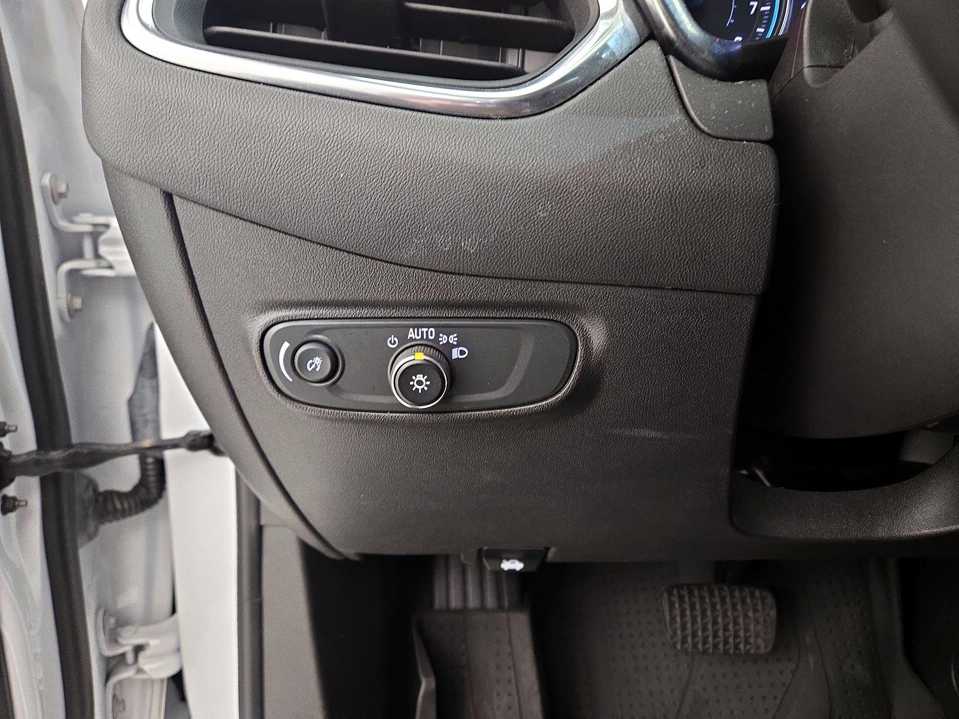 Thumbnail: 2022 Chevrolet Equinox - 13