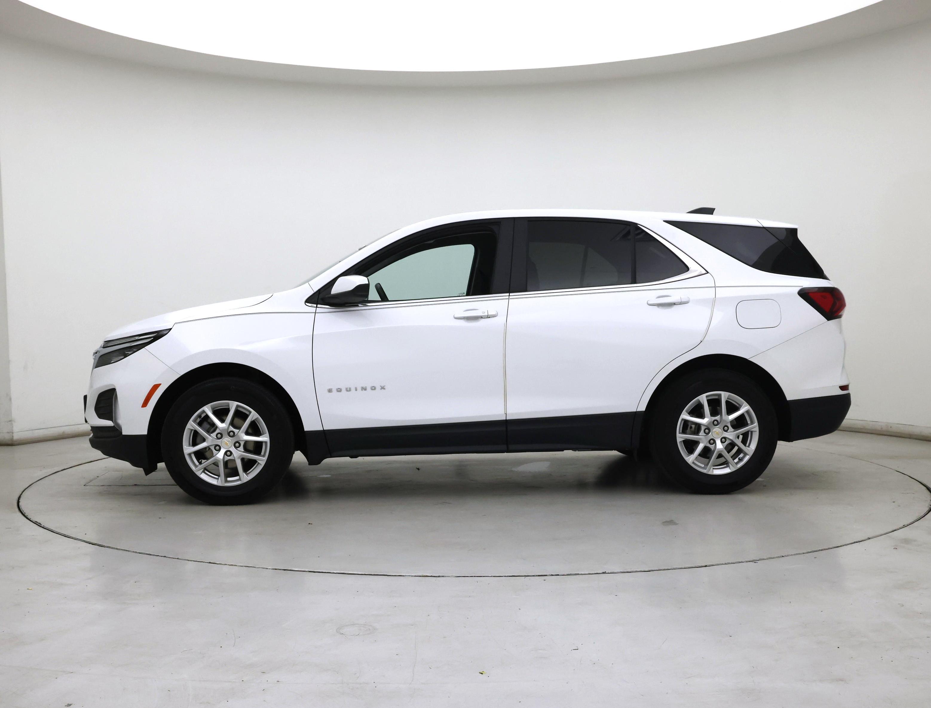 Thumbnail: 2022 Chevrolet Equinox - 3