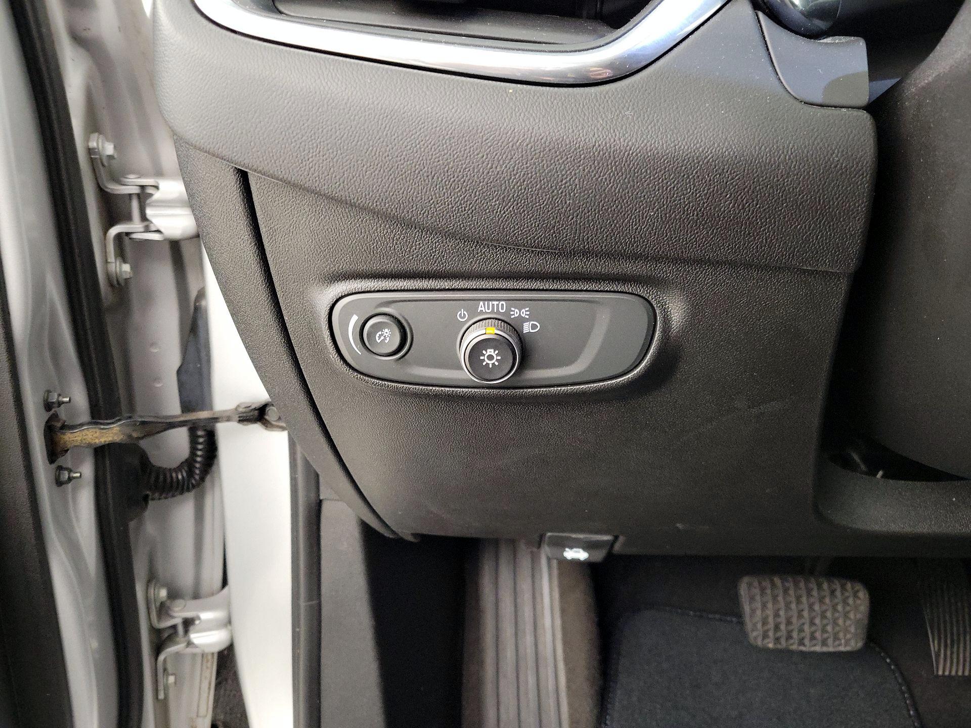 Thumbnail: 2020 Chevrolet Equinox - 13