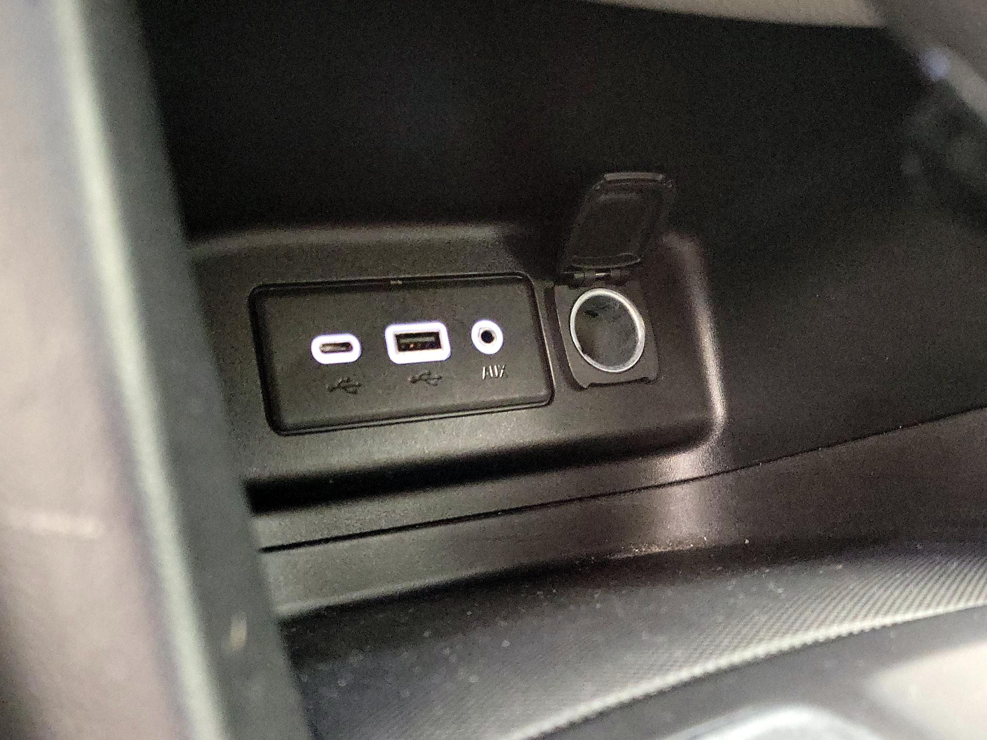 Thumbnail: 2020 Chevrolet Equinox - 18