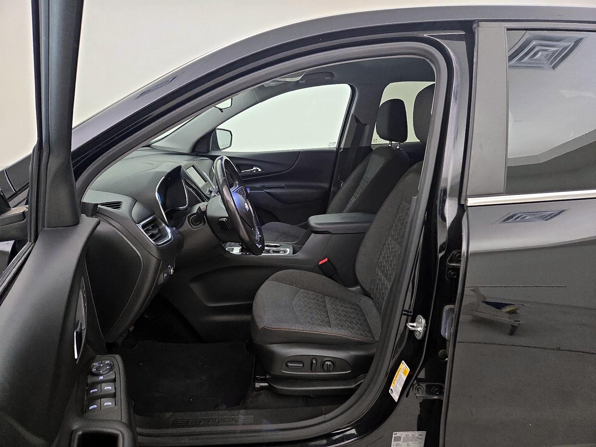 Thumbnail: 2022 Chevrolet Equinox - 11