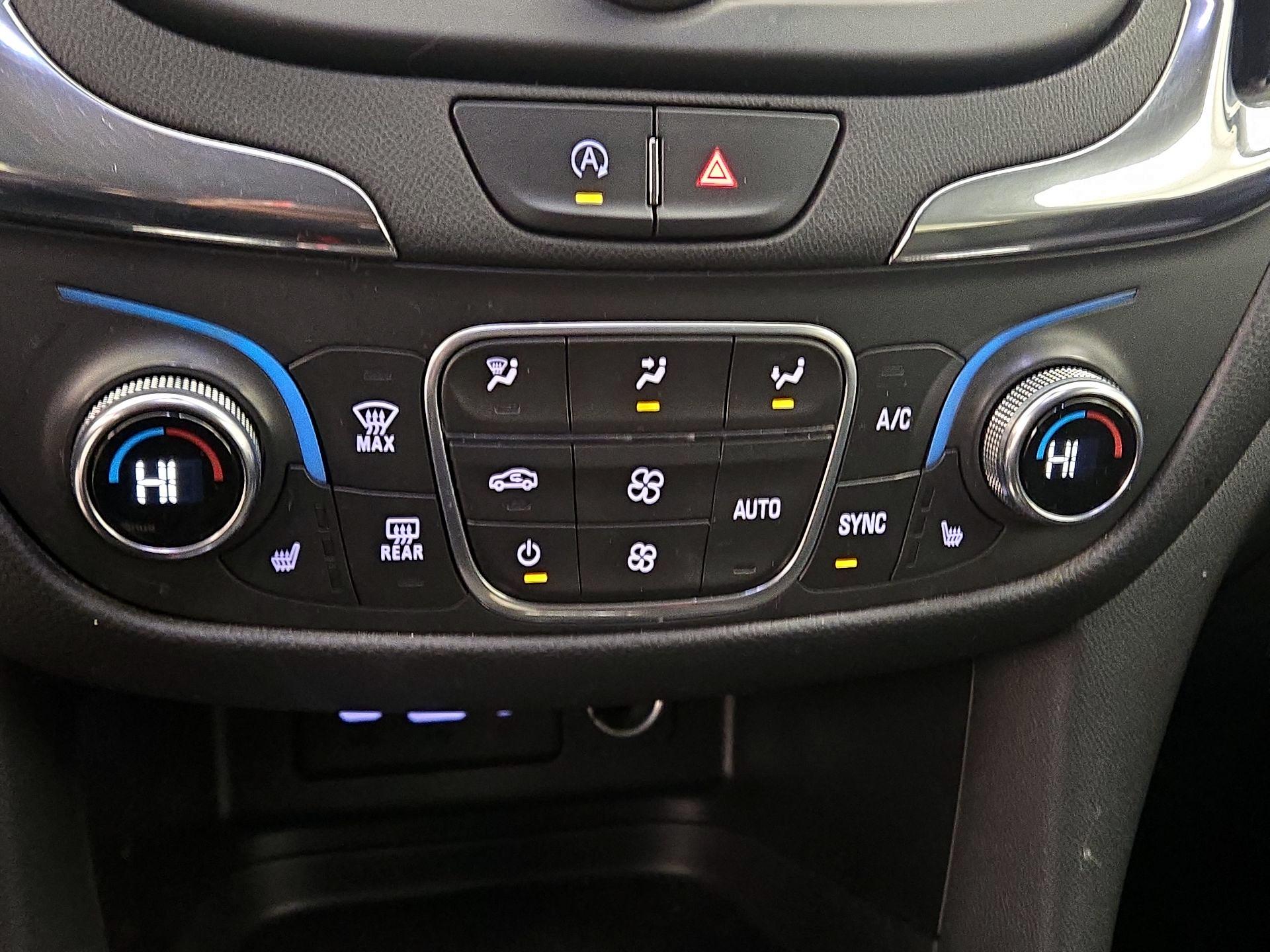 Thumbnail: 2022 Chevrolet Equinox - 16