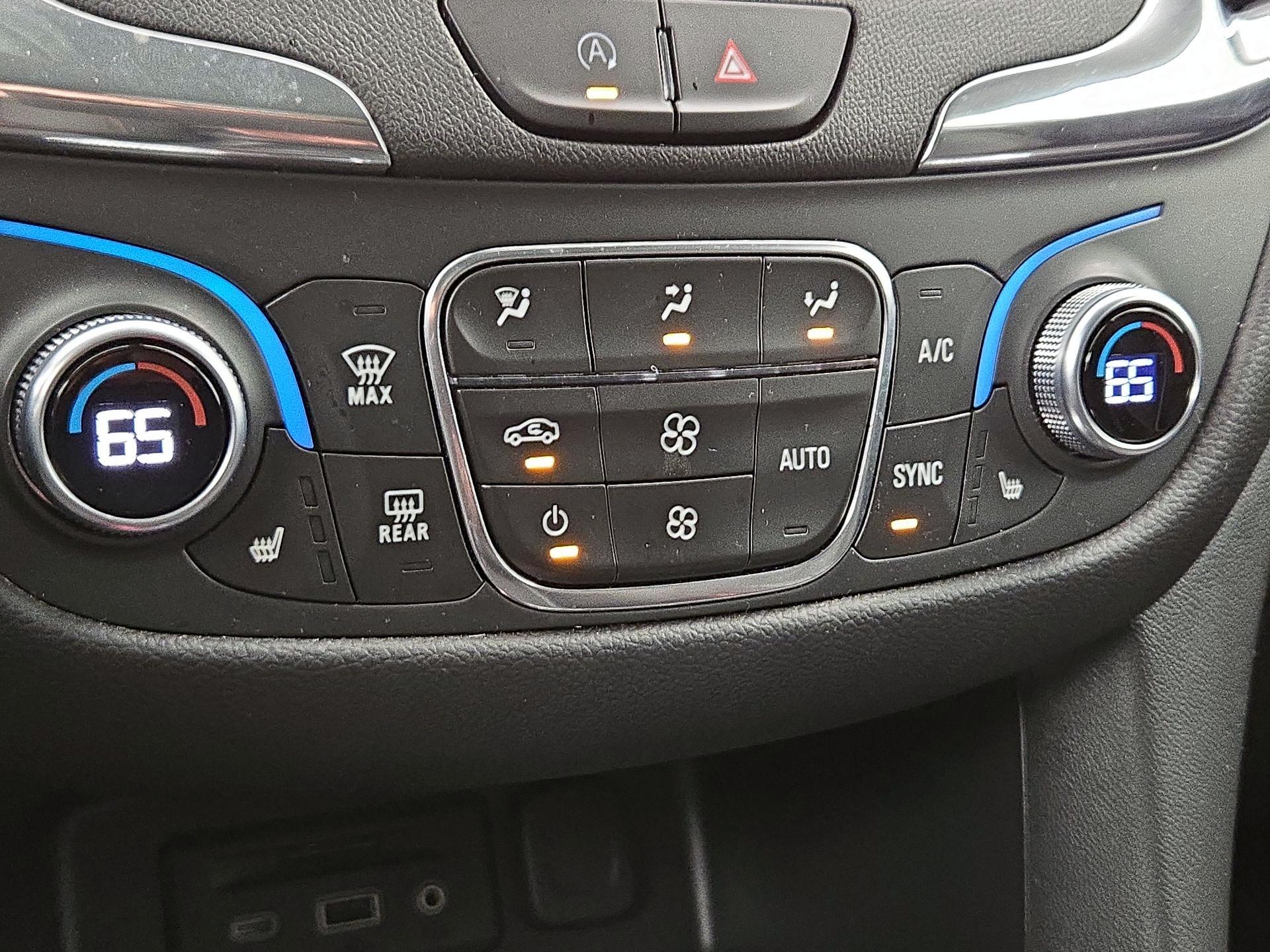 Thumbnail: 2022 Chevrolet Equinox - 17