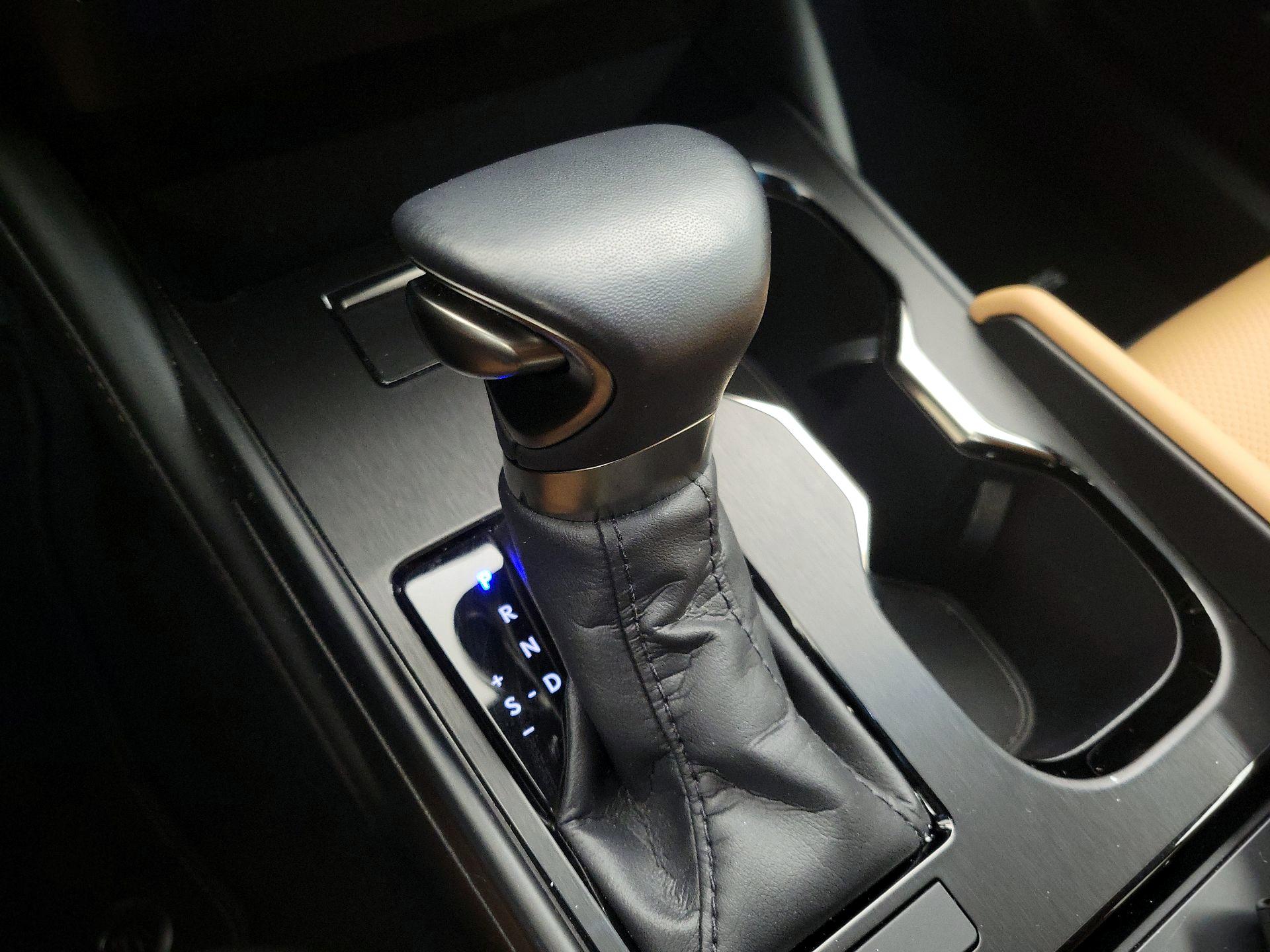 Thumbnail: 2023 Lexus ES - 17