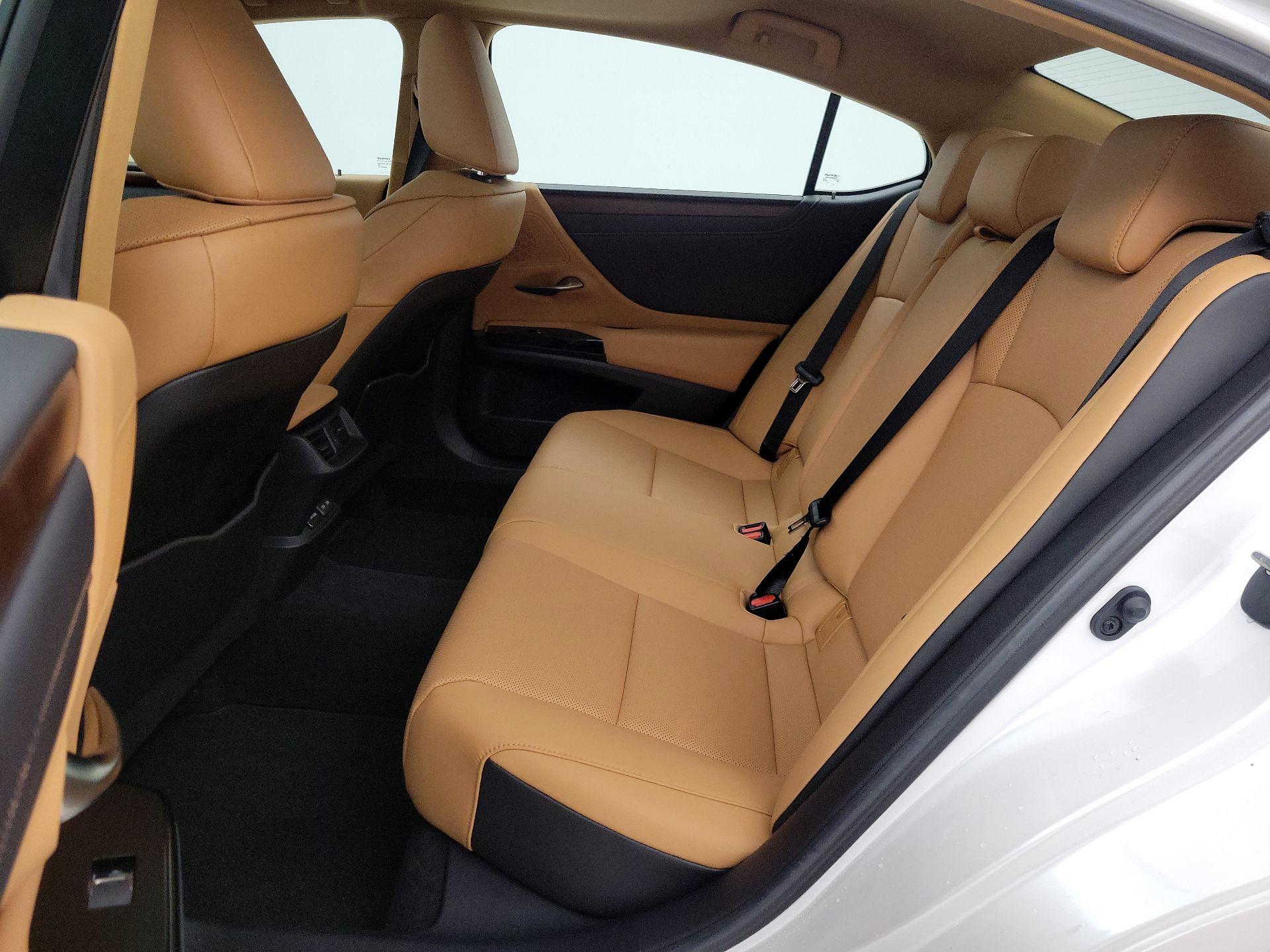 Thumbnail: 2023 Lexus ES - 20