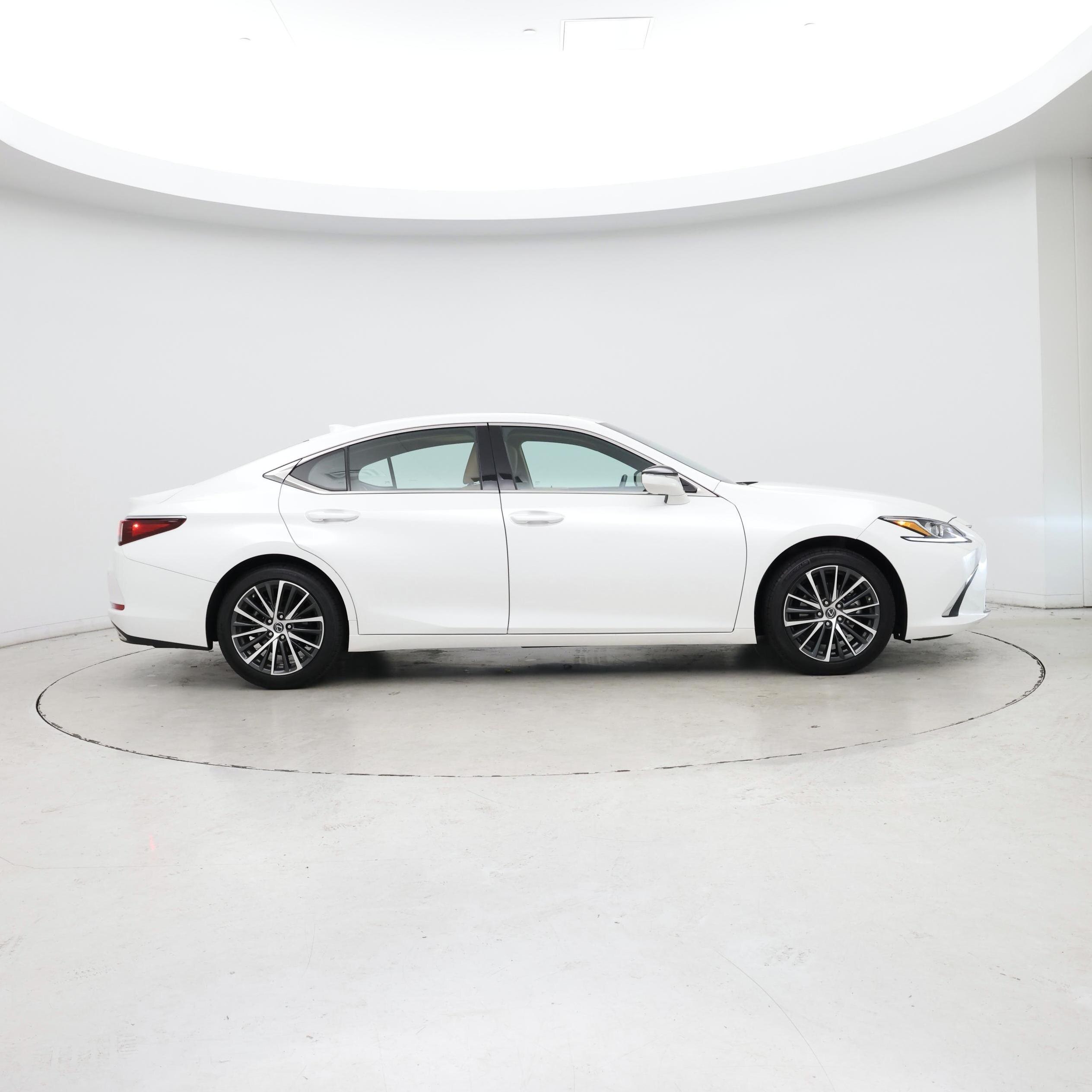 Thumbnail: 2023 Lexus ES - 7