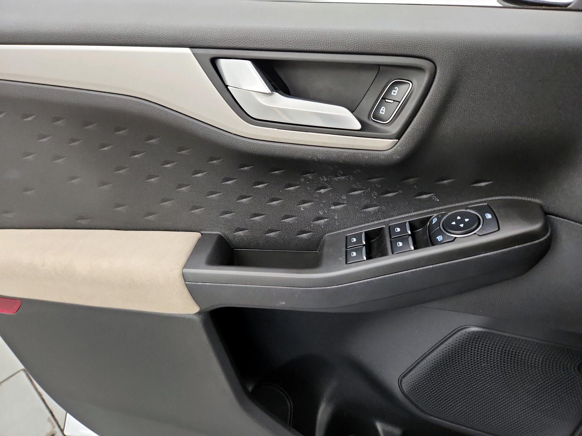 Thumbnail: 2020 Ford Escape - 12