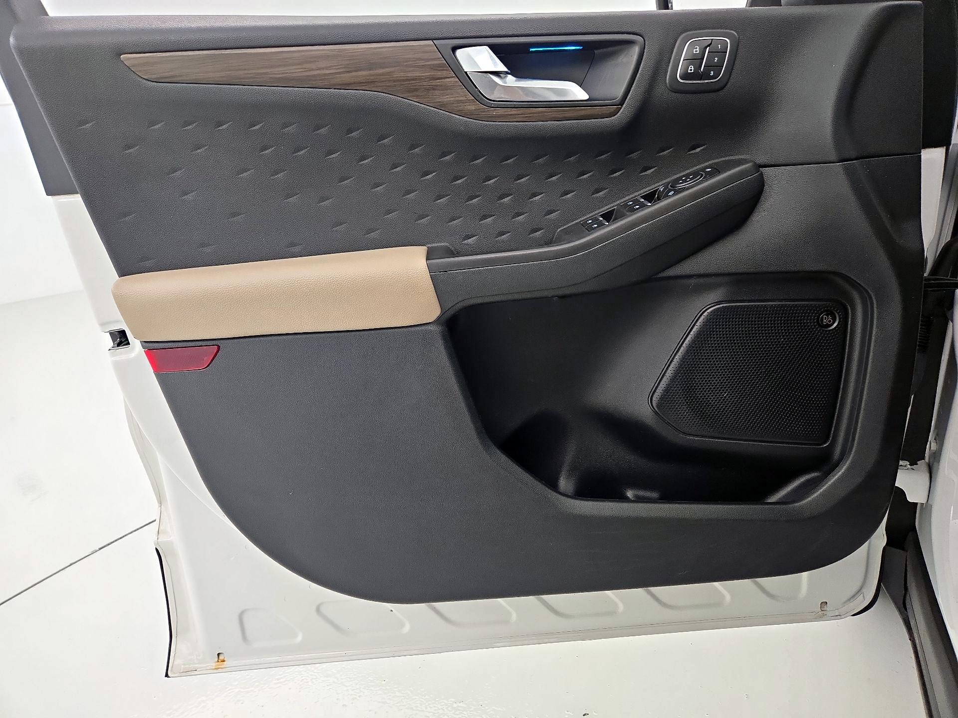 Thumbnail: 2020 Ford Escape - 12