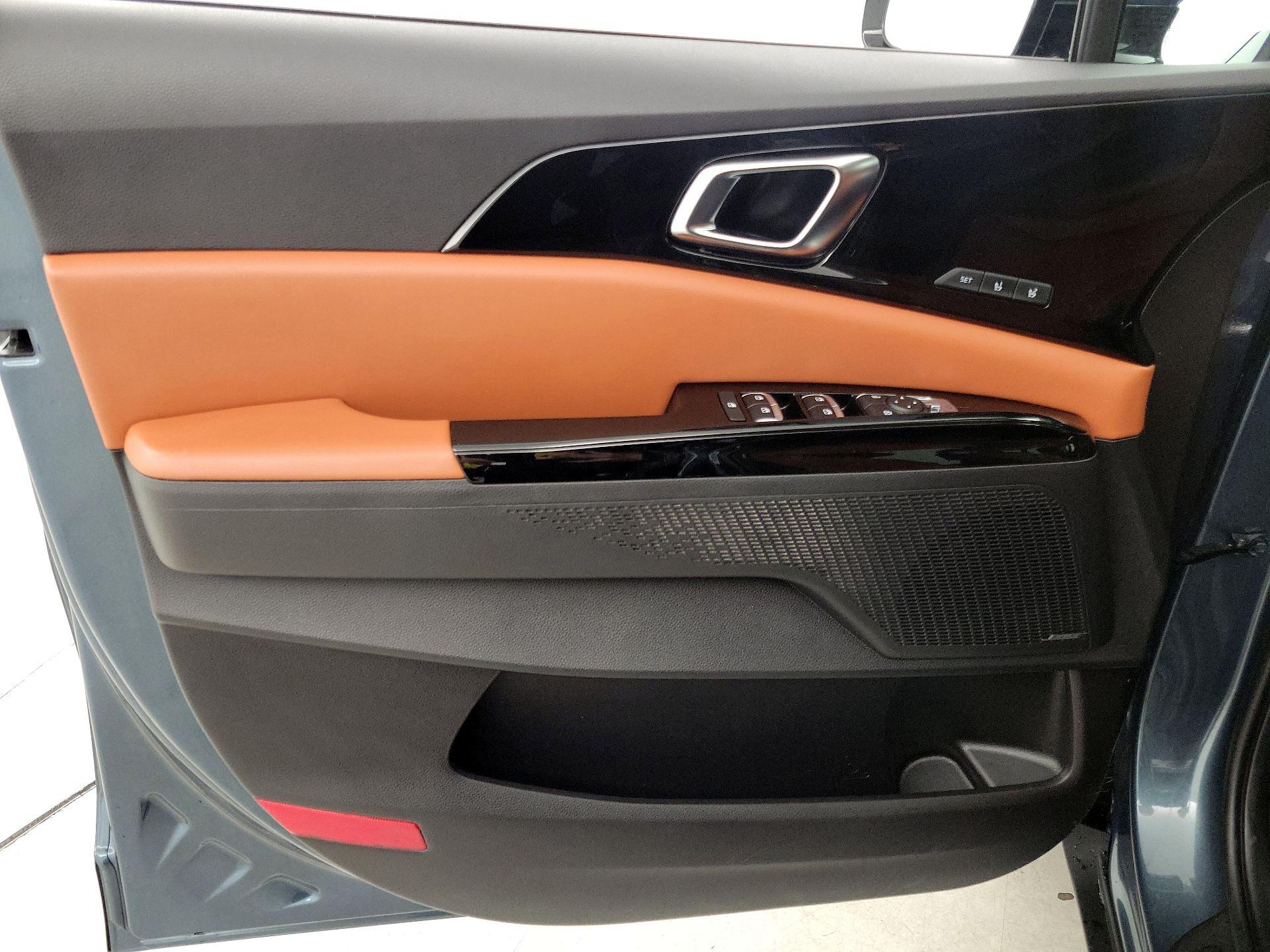 Thumbnail: 2024 Kia Carnival - 12