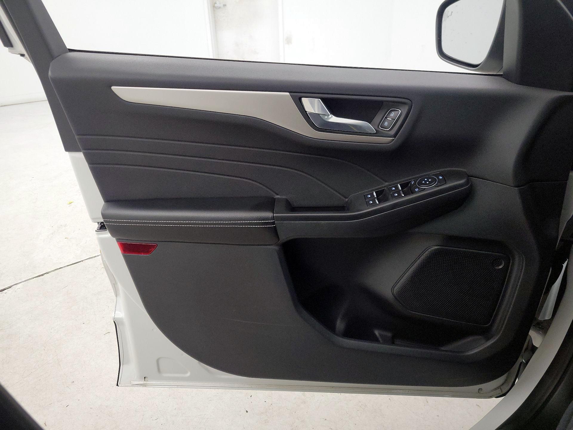 Thumbnail: 2022 Ford Escape - 12