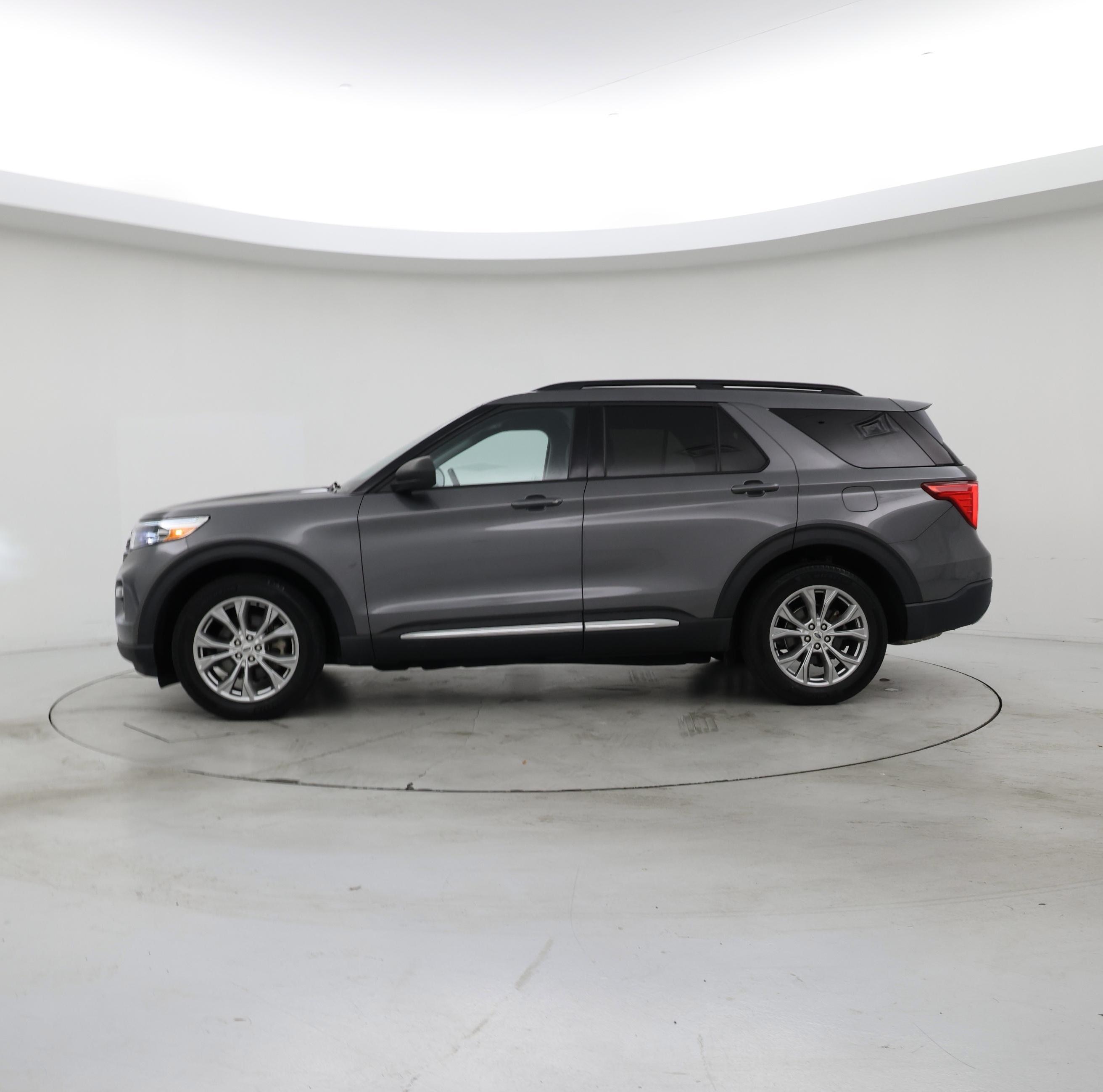 Thumbnail: 2021 Ford Explorer - 3