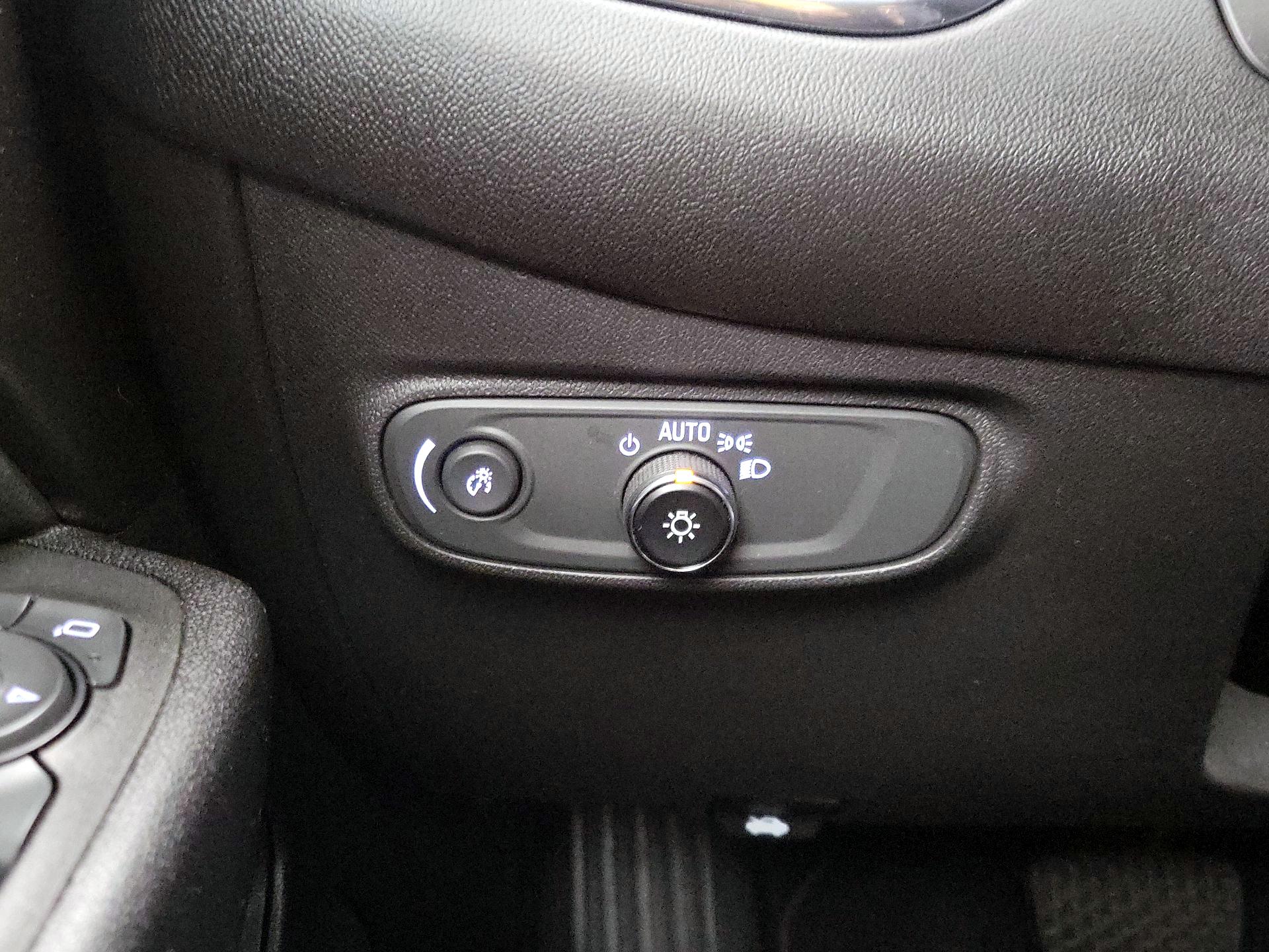 Thumbnail: 2022 Chevrolet Equinox - 13