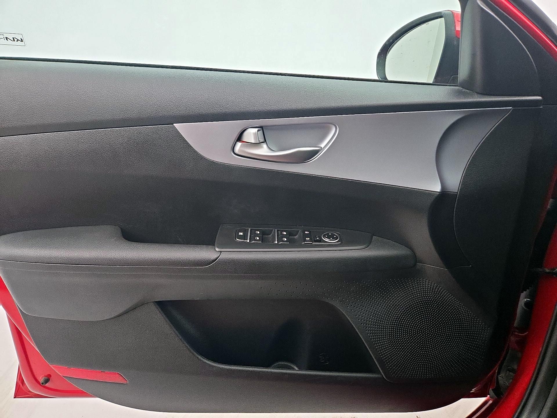 Thumbnail: 2023 Kia Forte - 12