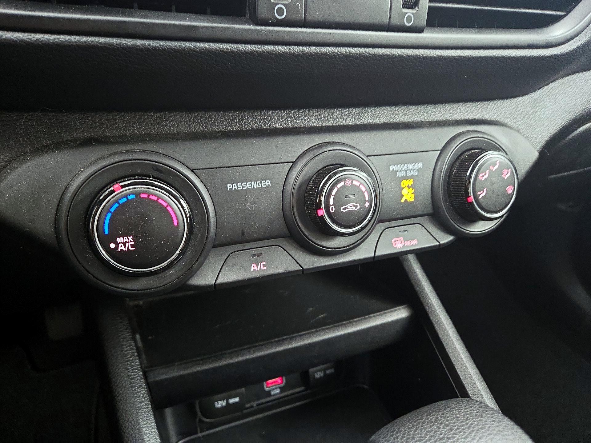 Thumbnail: 2023 Kia Forte - 16