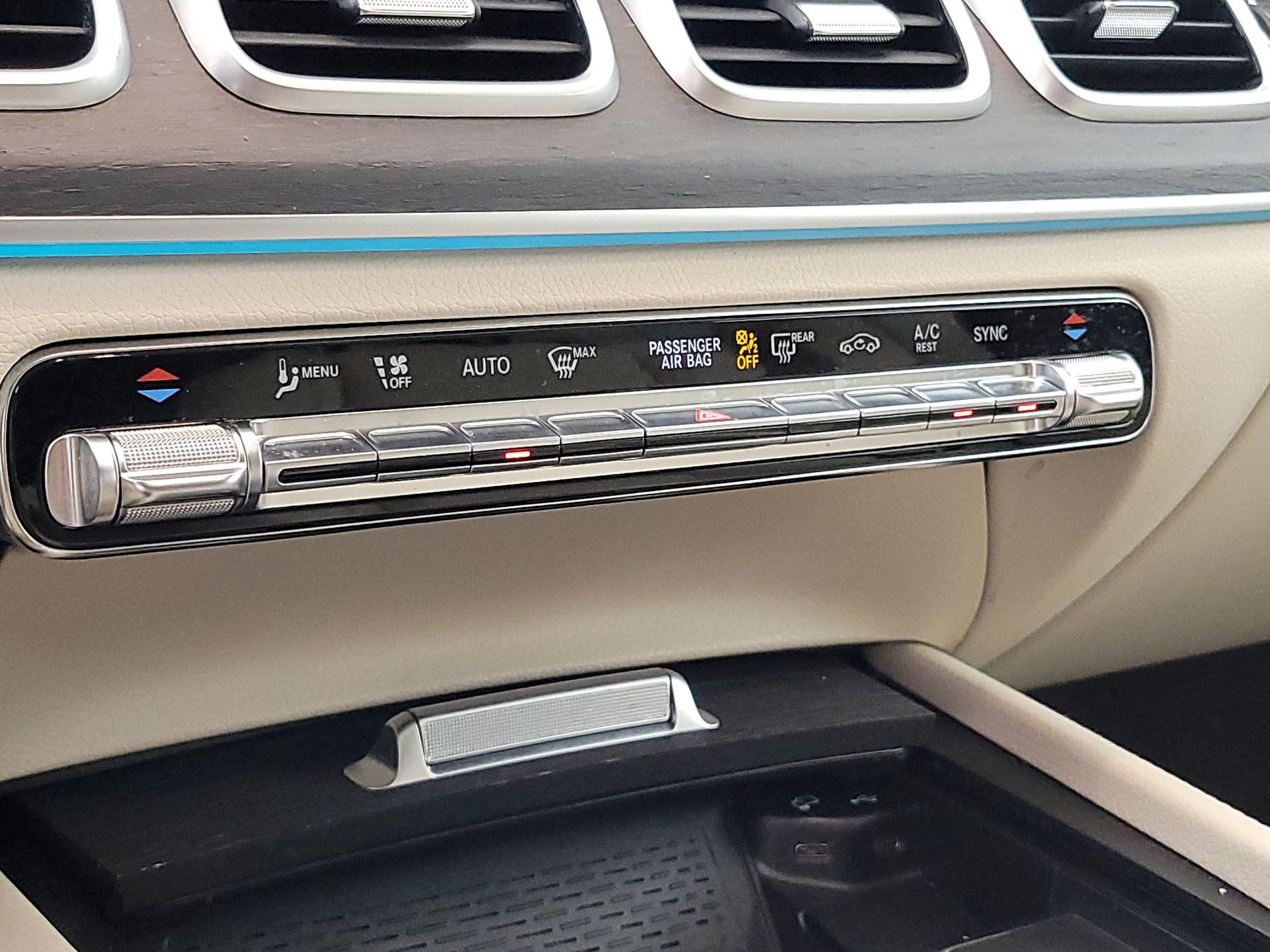 Thumbnail: 2020 Mercedes-Benz GLE - 17