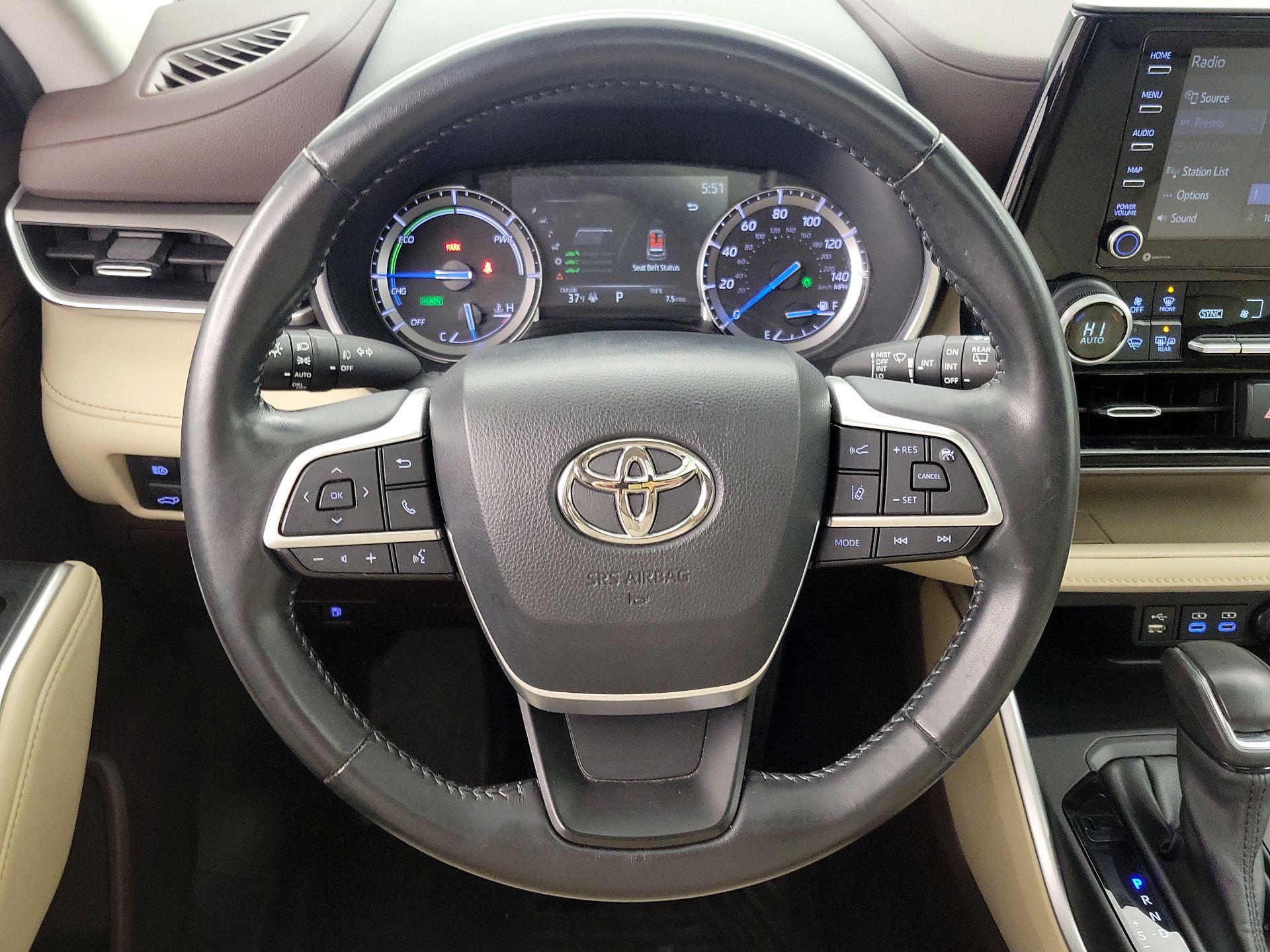 Thumbnail: 2022 Toyota Highlander - 10