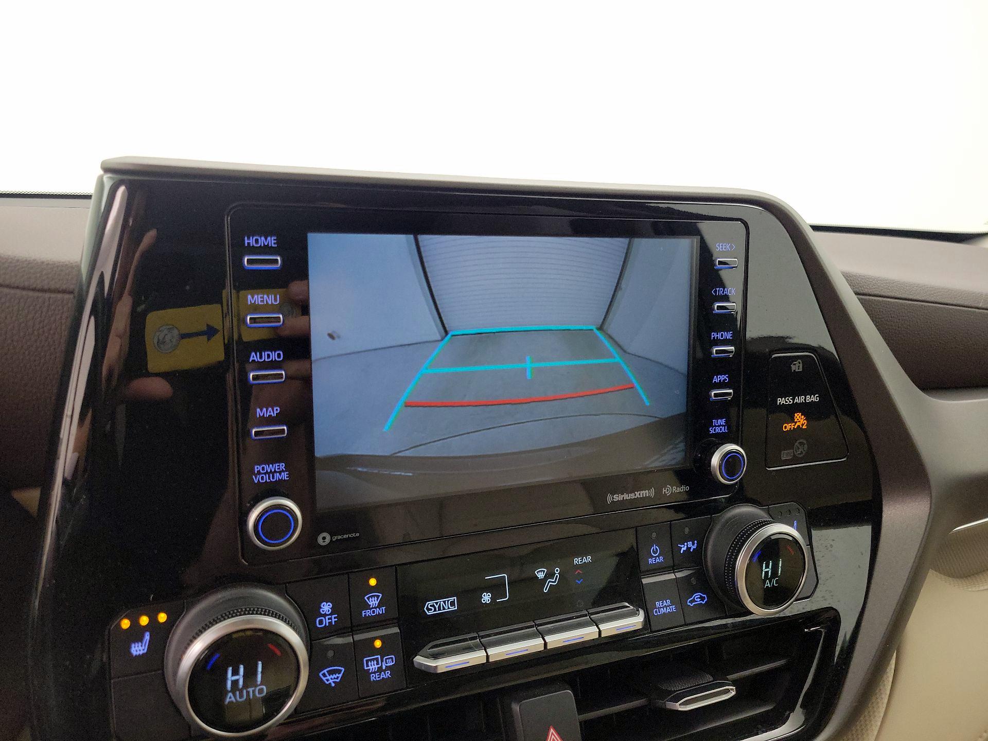 Thumbnail: 2022 Toyota Highlander - 14