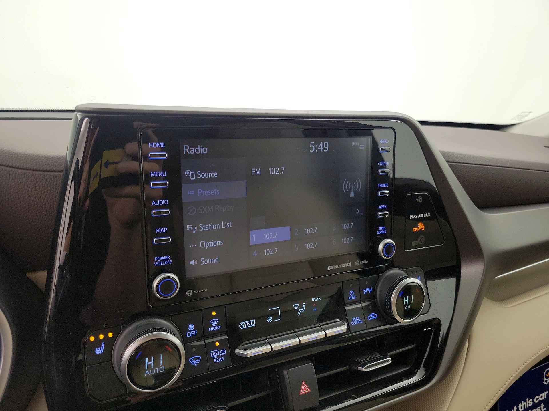 Thumbnail: 2022 Toyota Highlander - 15