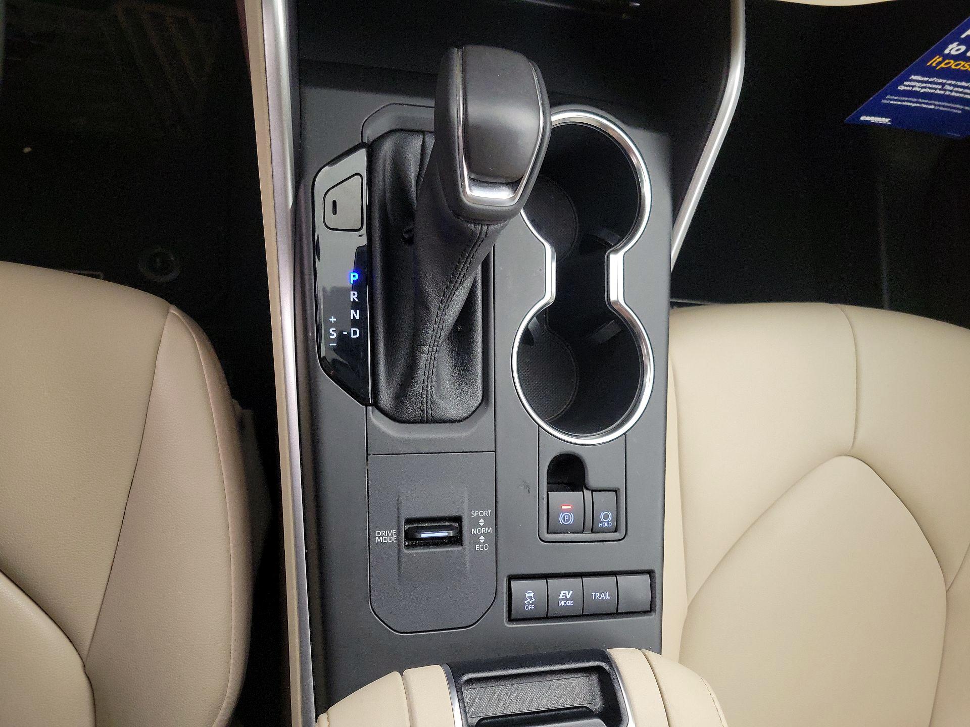 Thumbnail: 2022 Toyota Highlander - 17