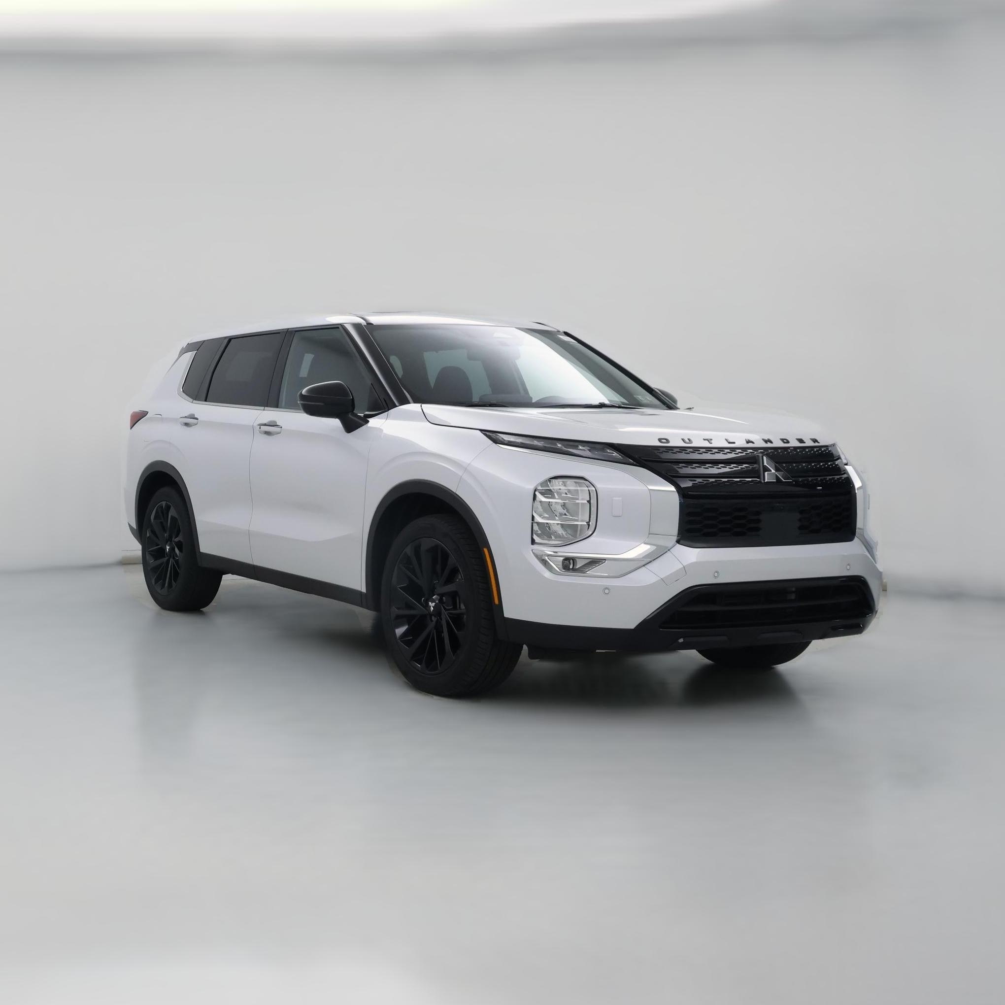 Thumbnail: 2023 Mitsubishi Outlander - 1