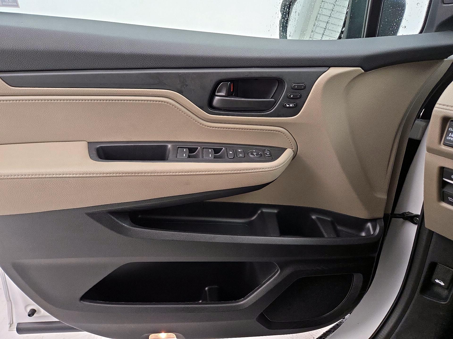 Thumbnail: 2023 Honda Odyssey - 12