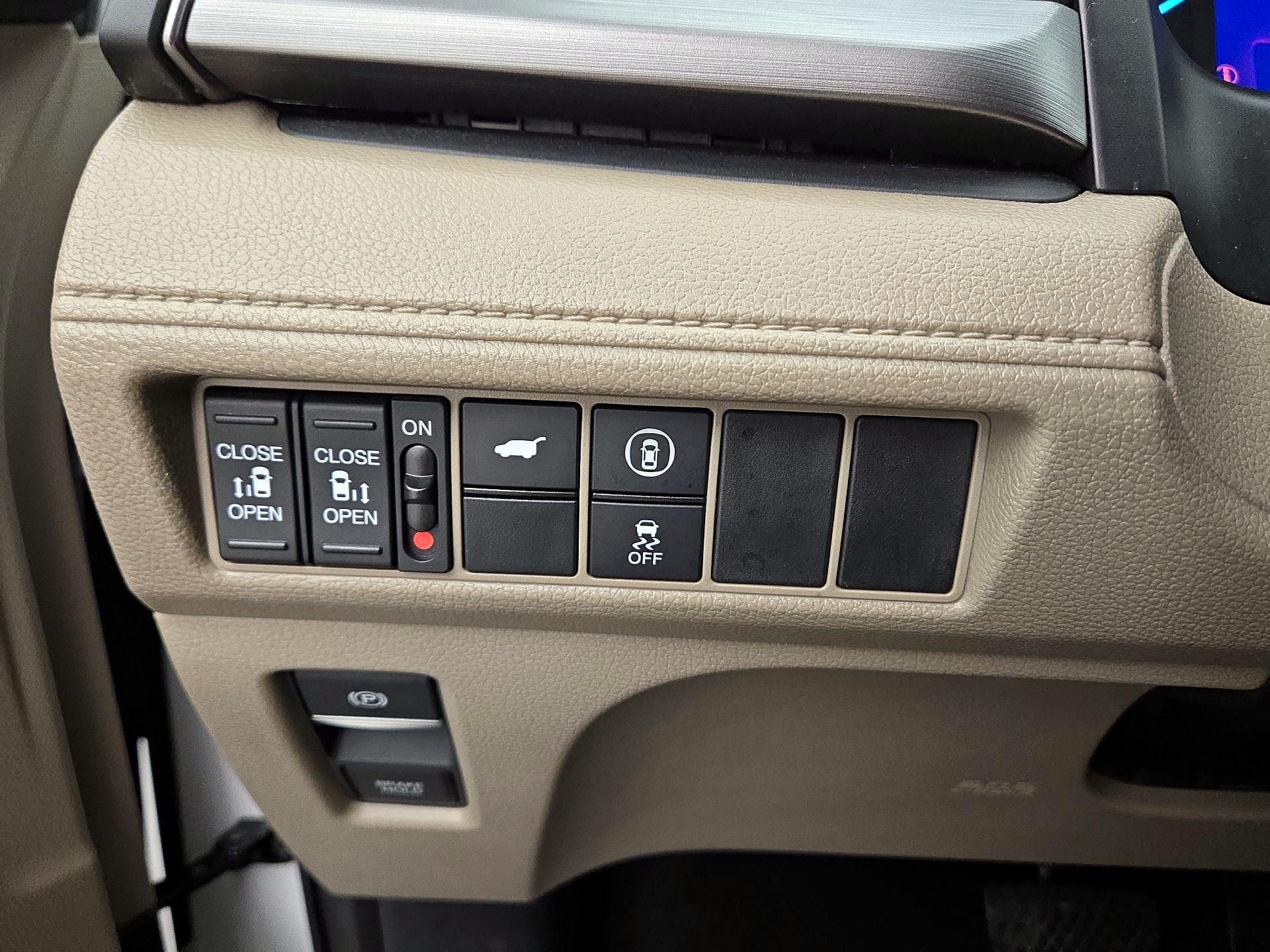 Thumbnail: 2023 Honda Odyssey - 13